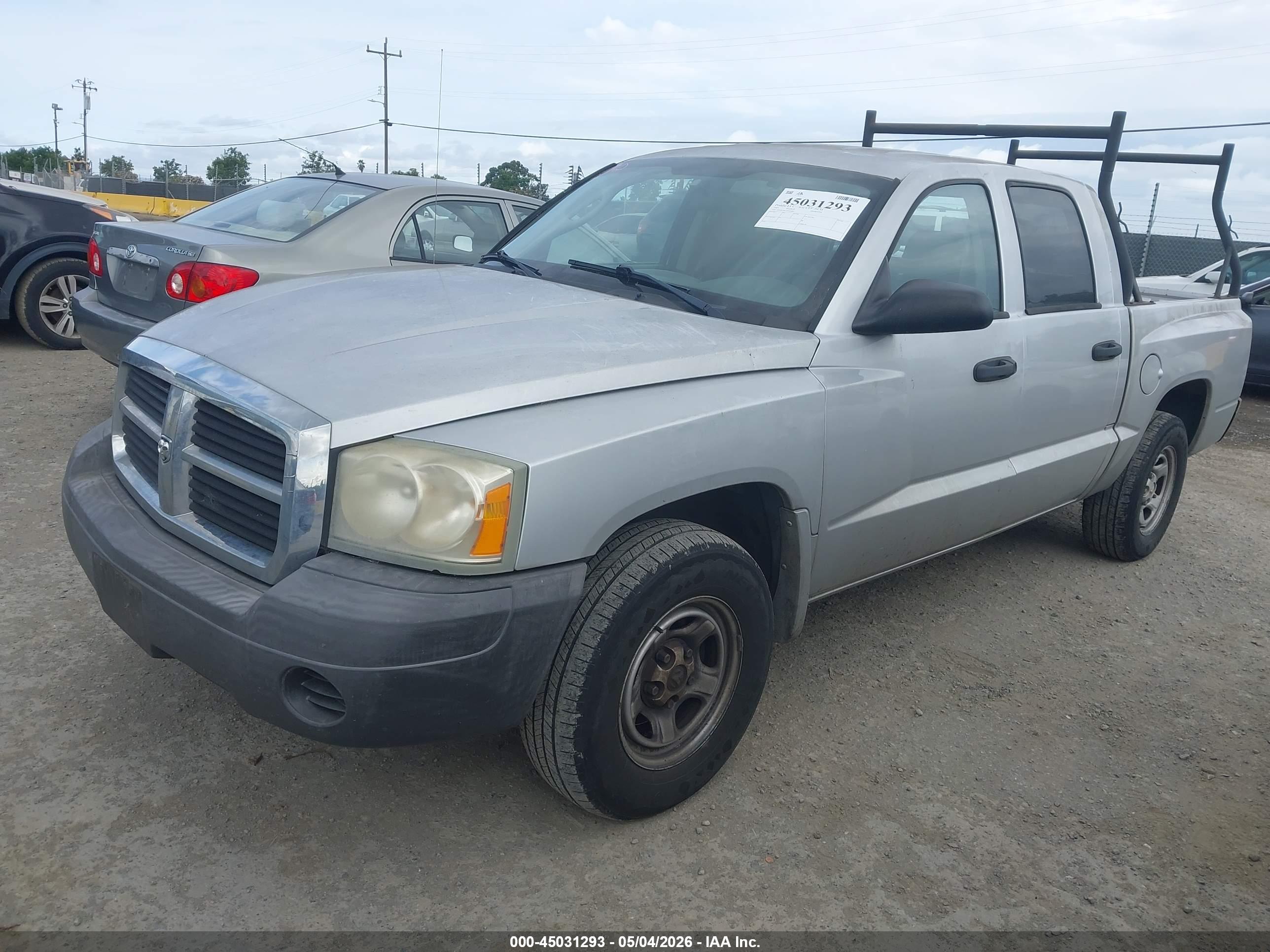 DODGE DAKOTA image 2