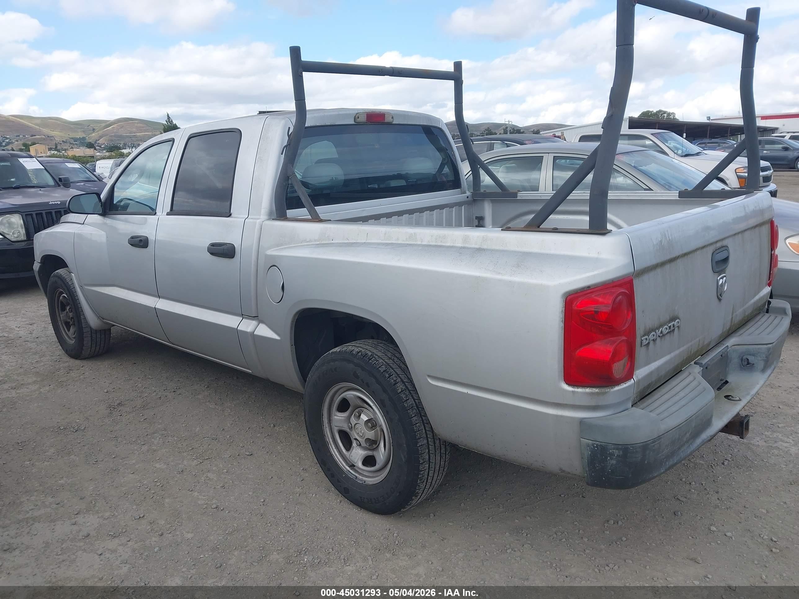 DODGE DAKOTA image 3