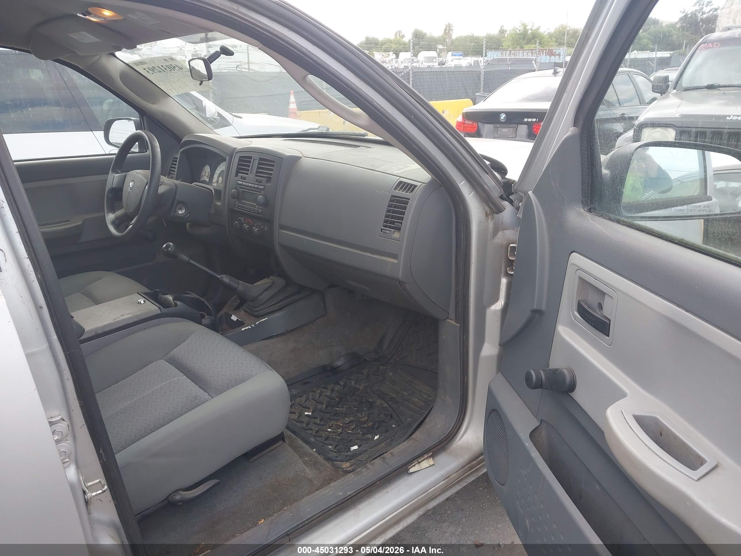 DODGE DAKOTA image 5