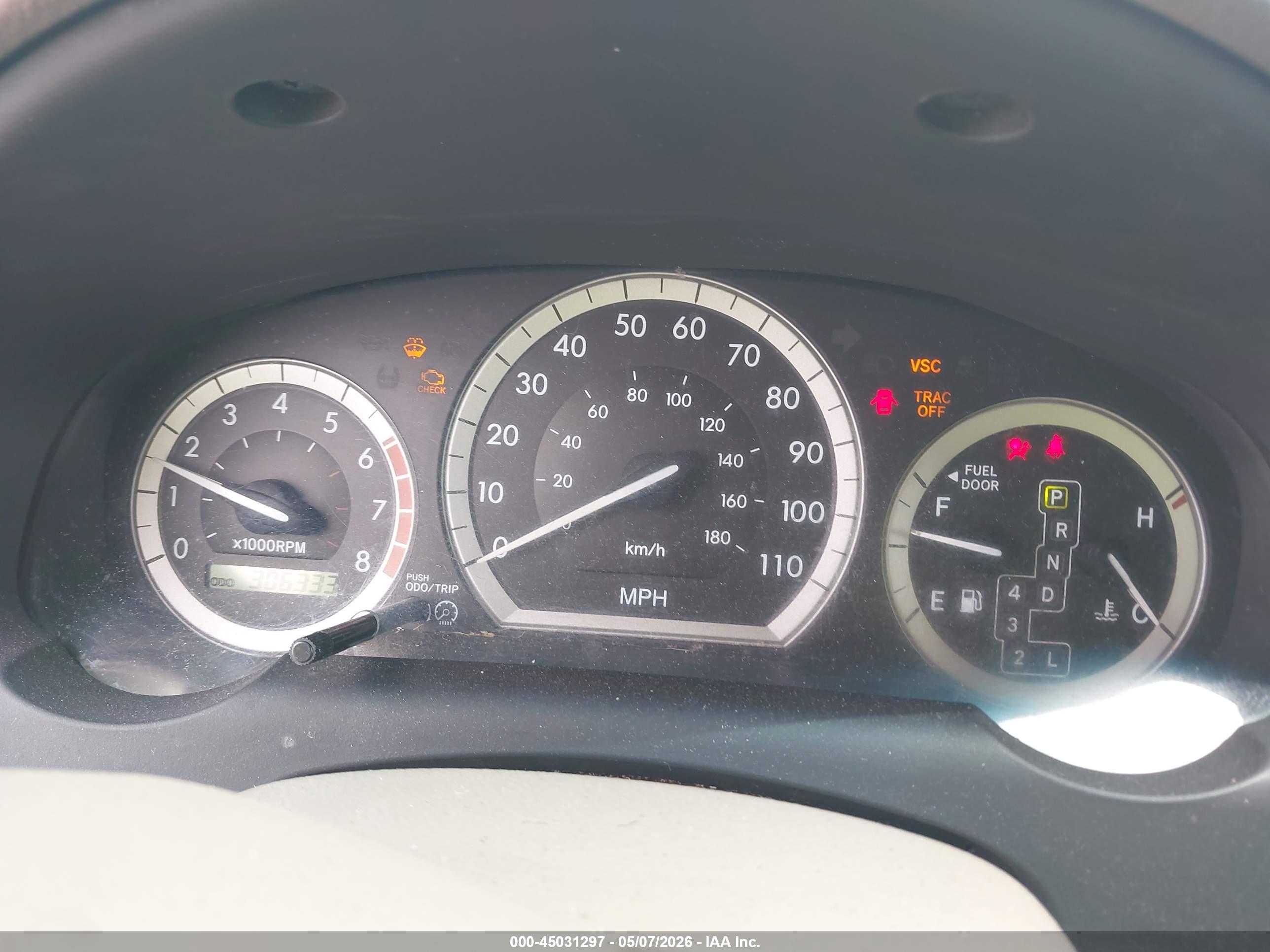 TOYOTA SIENNA image 7
