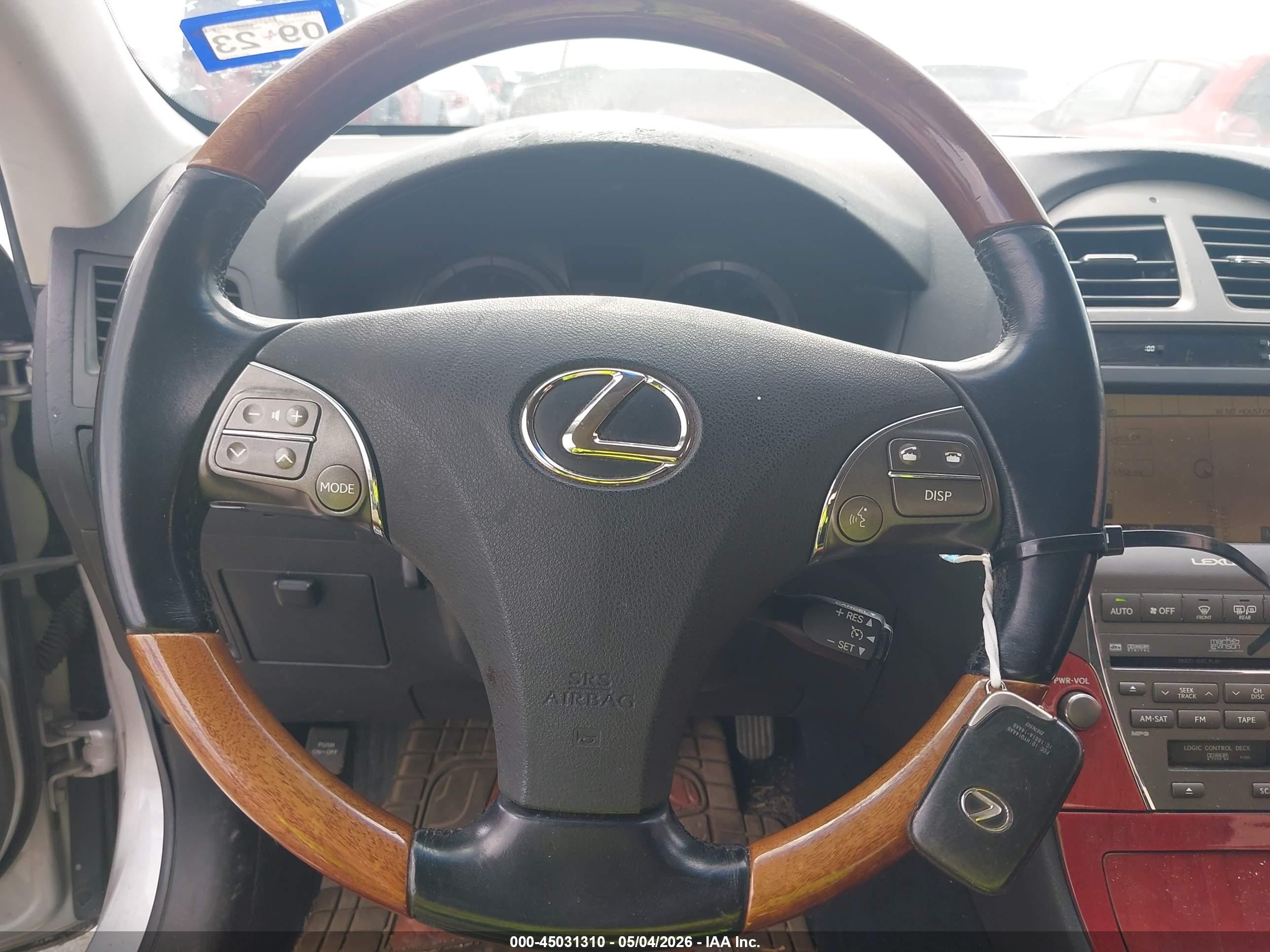 LEXUS ES image 11