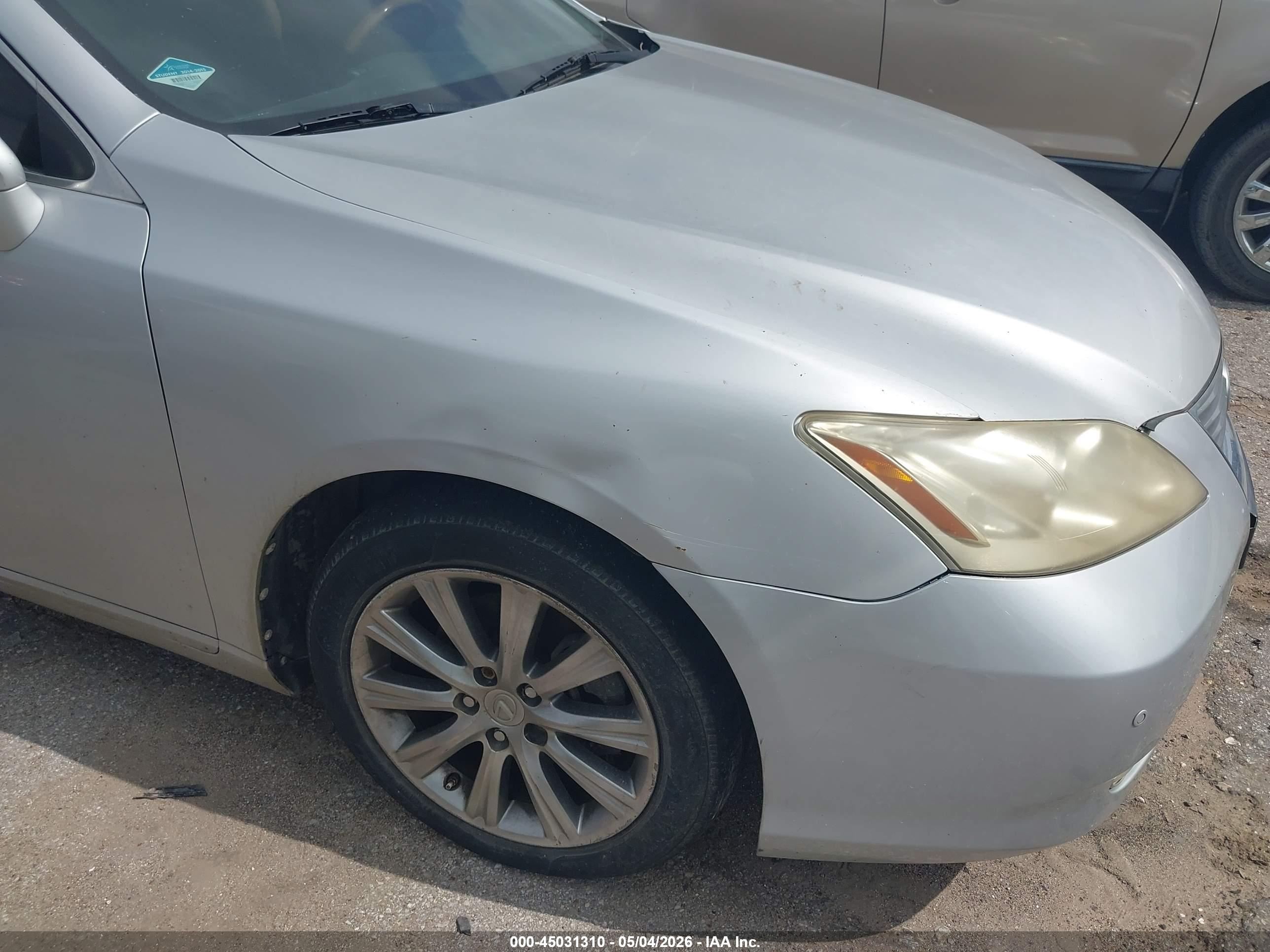 LEXUS ES image 6