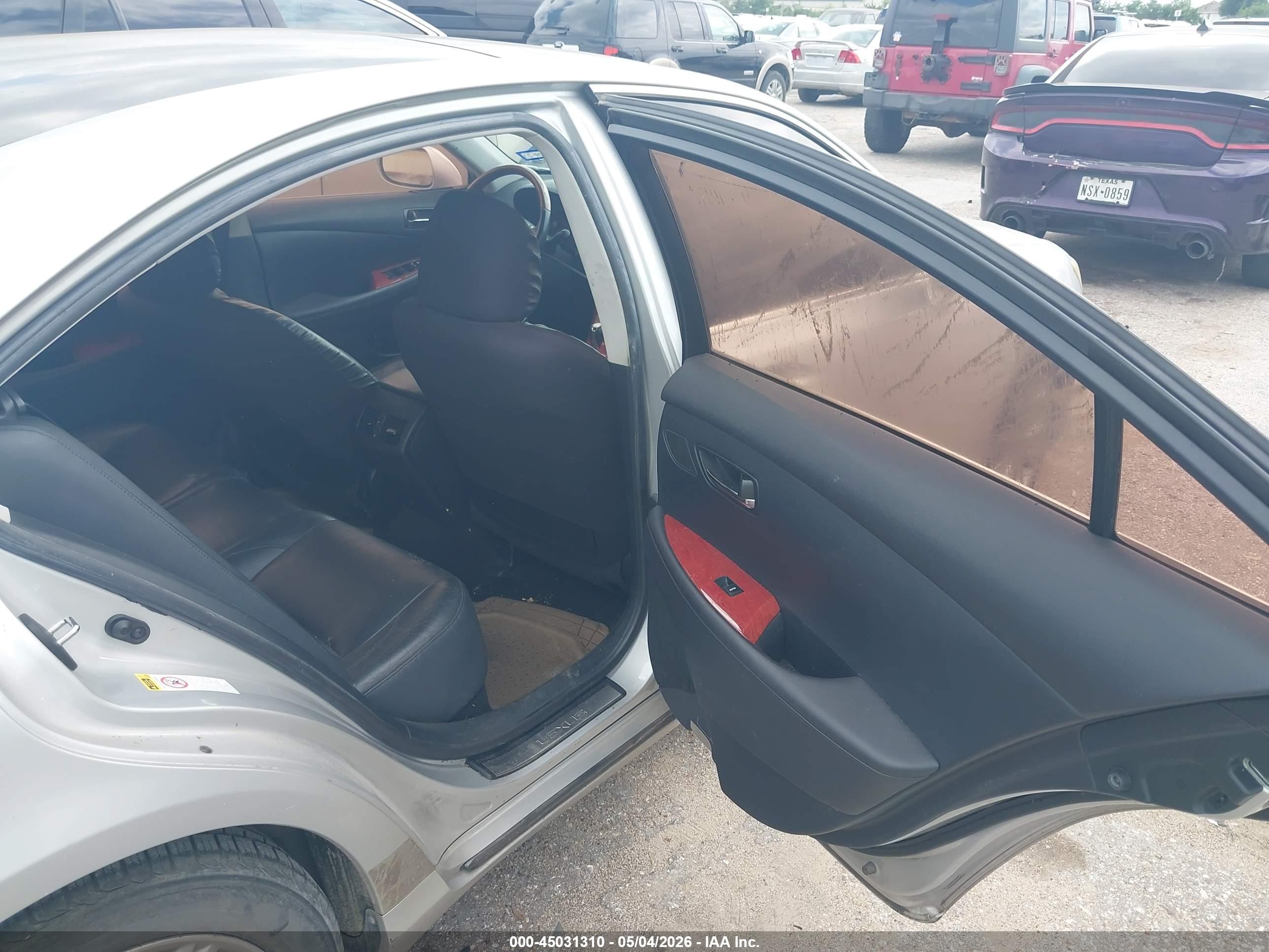 LEXUS ES image 8