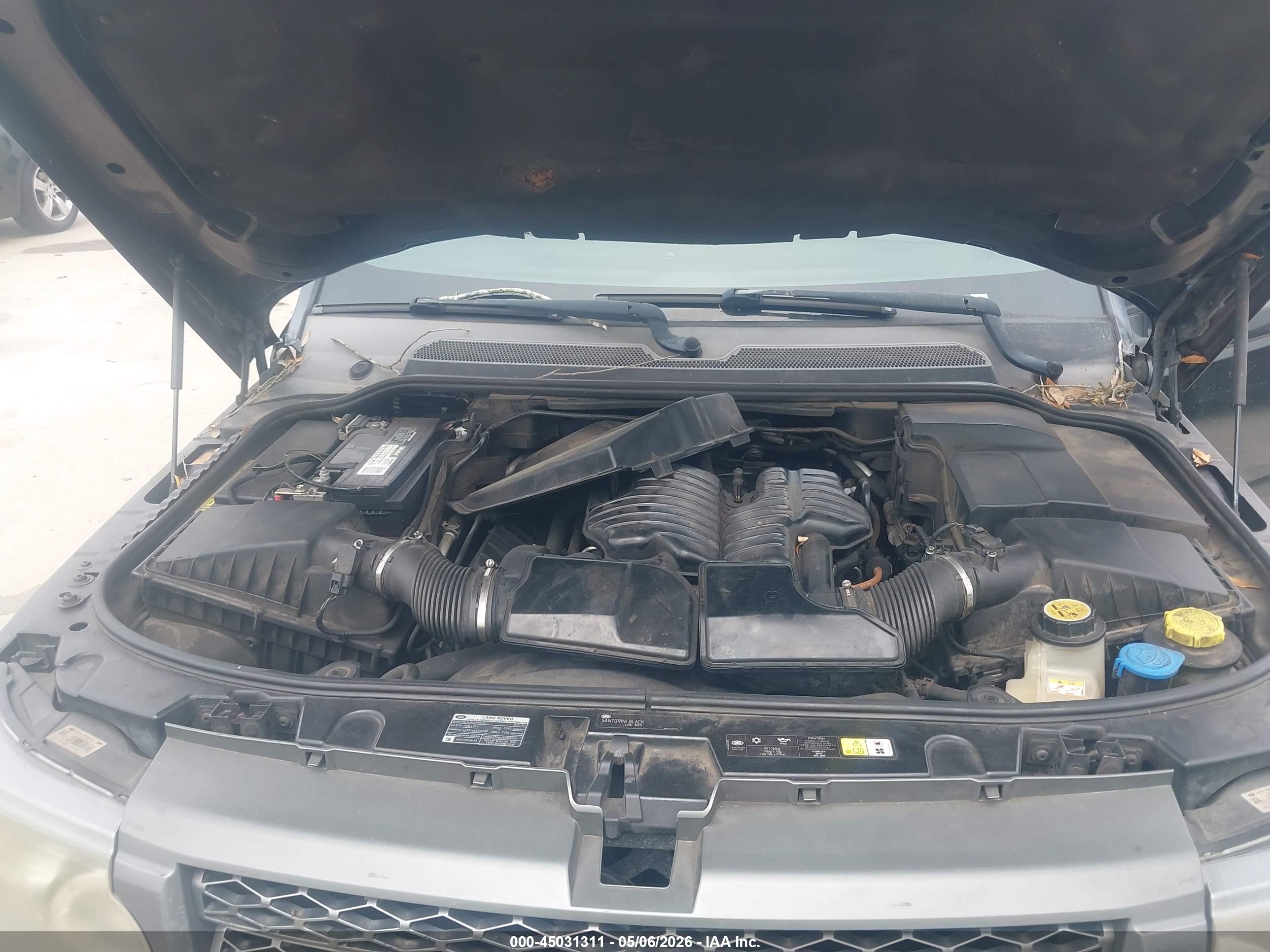 LAND ROVER image 10