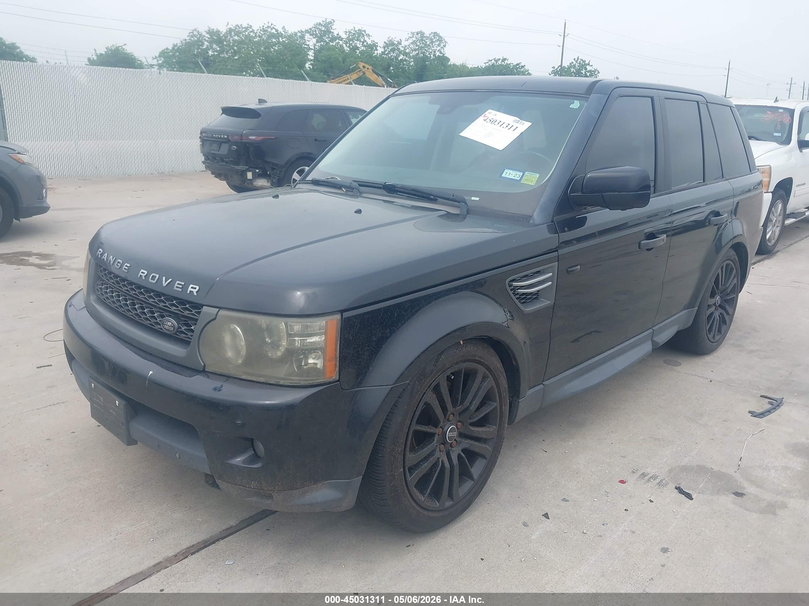 LAND ROVER image 2