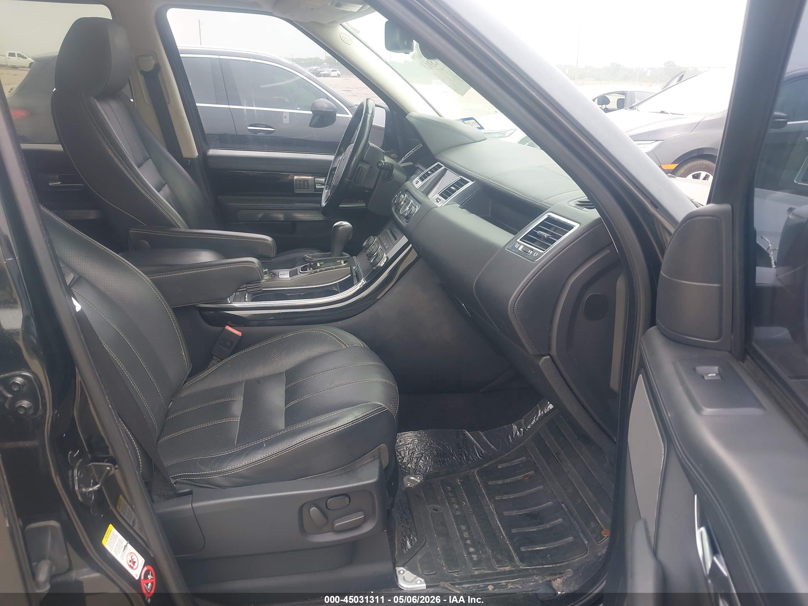 LAND ROVER image 5