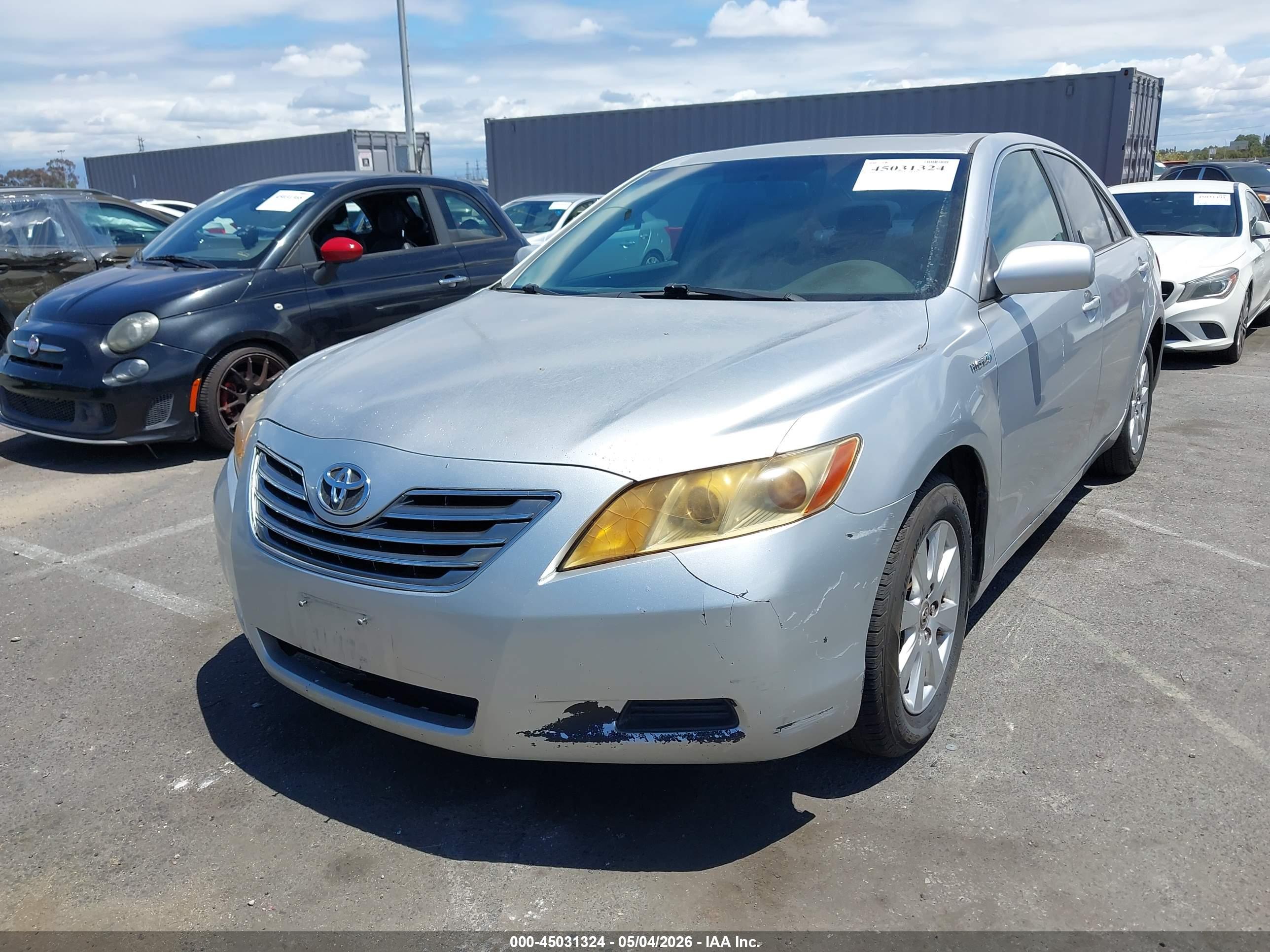 TOYOTA CAMRY image 2