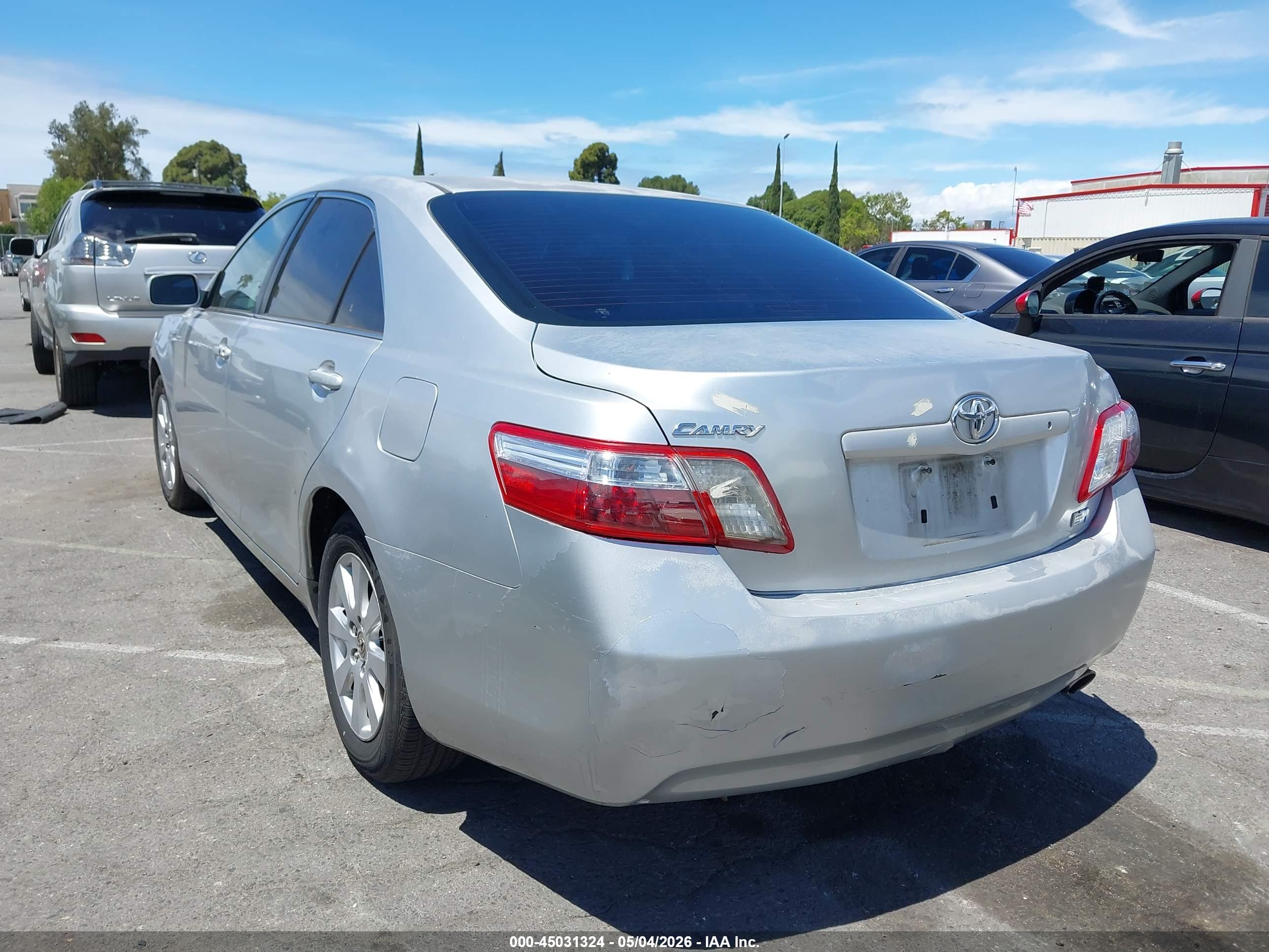TOYOTA CAMRY image 3