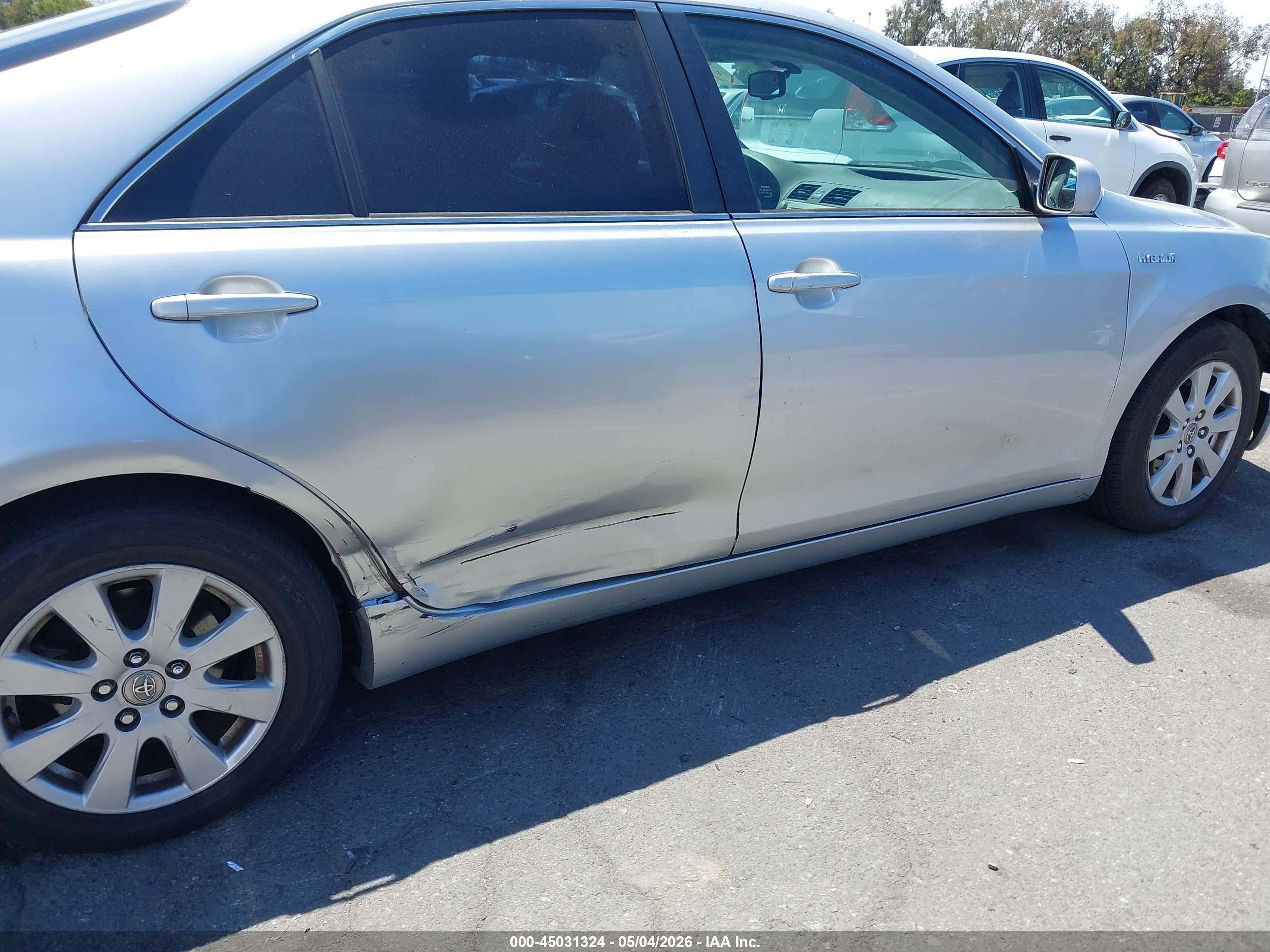 TOYOTA CAMRY image 6