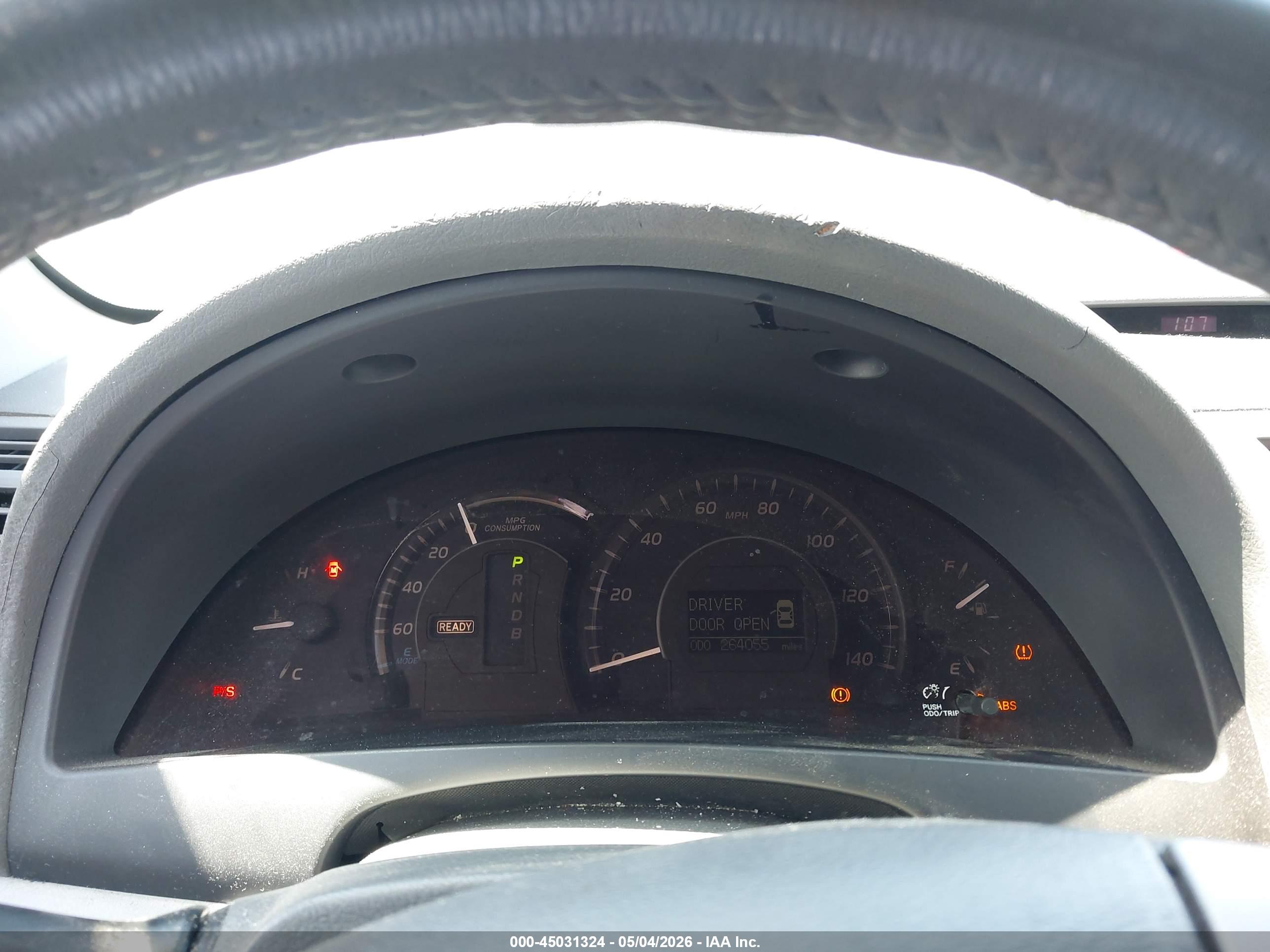 TOYOTA CAMRY image 7