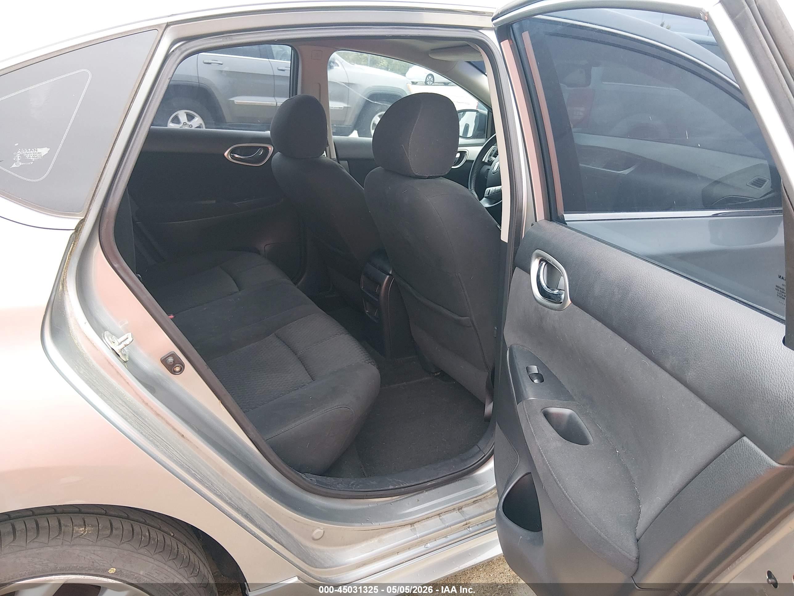 NISSAN SENTRA image 8