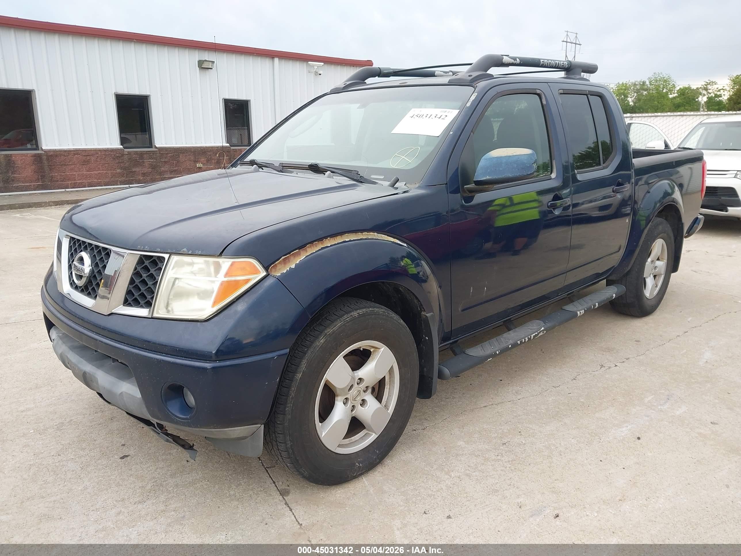 NISSAN FRONTIER image 2