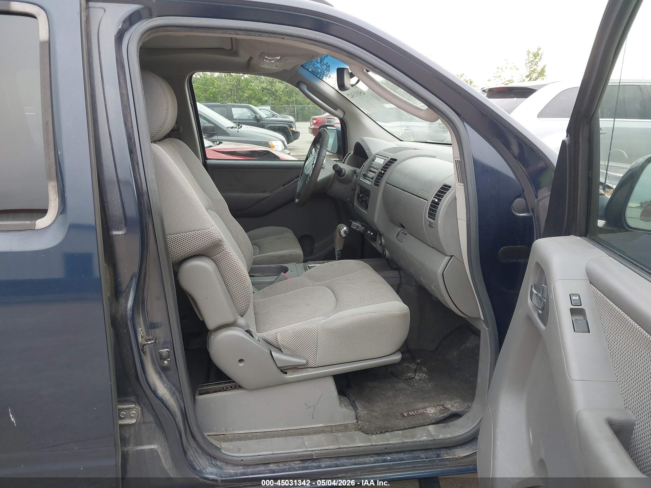 NISSAN FRONTIER image 5