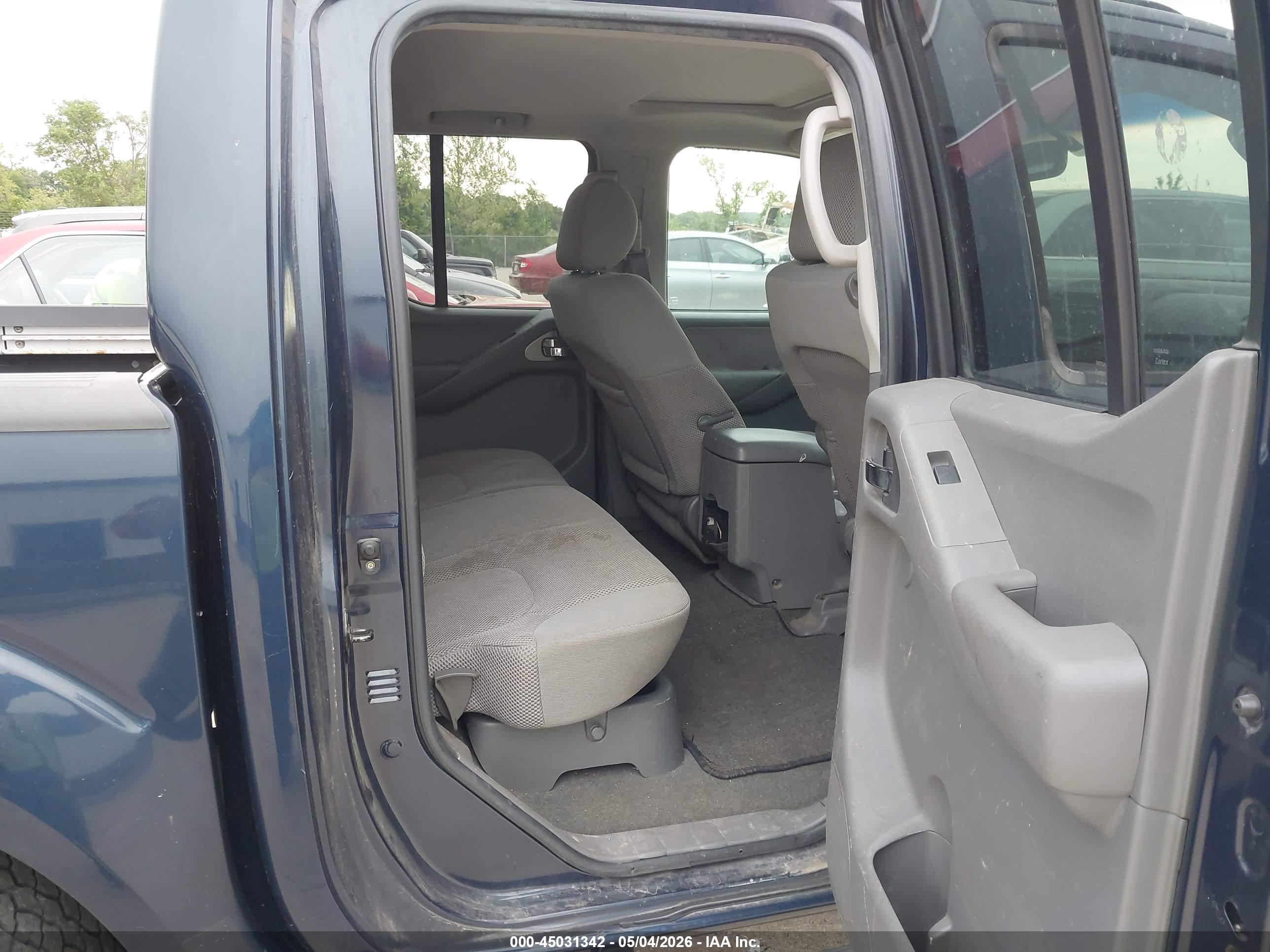 NISSAN FRONTIER image 8