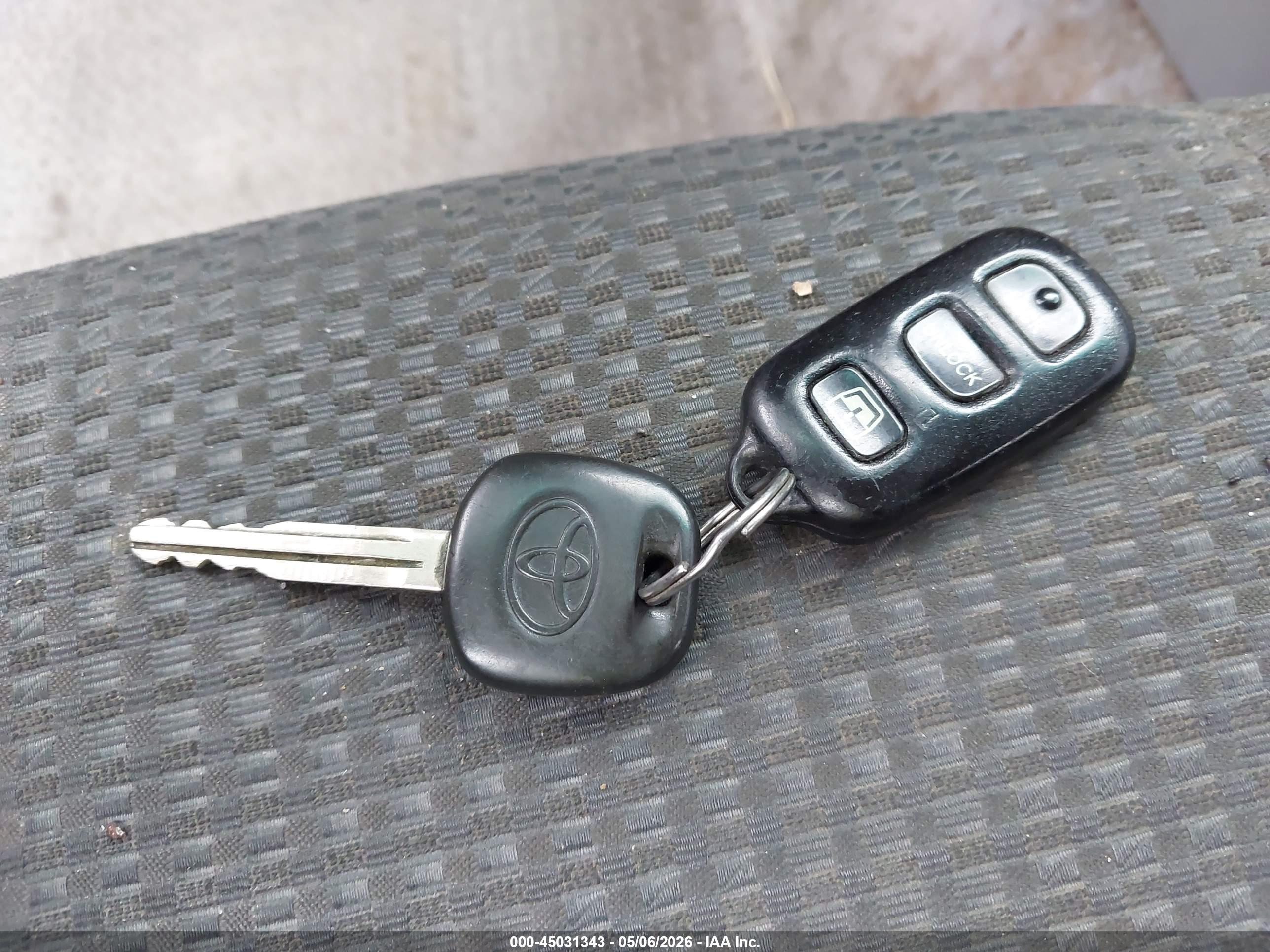 TOYOTA 4RUNNER image 11