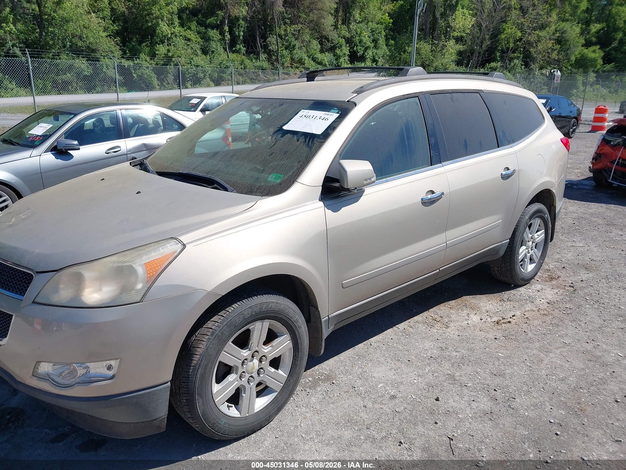 CHEVROLET TRAVERSE image 2