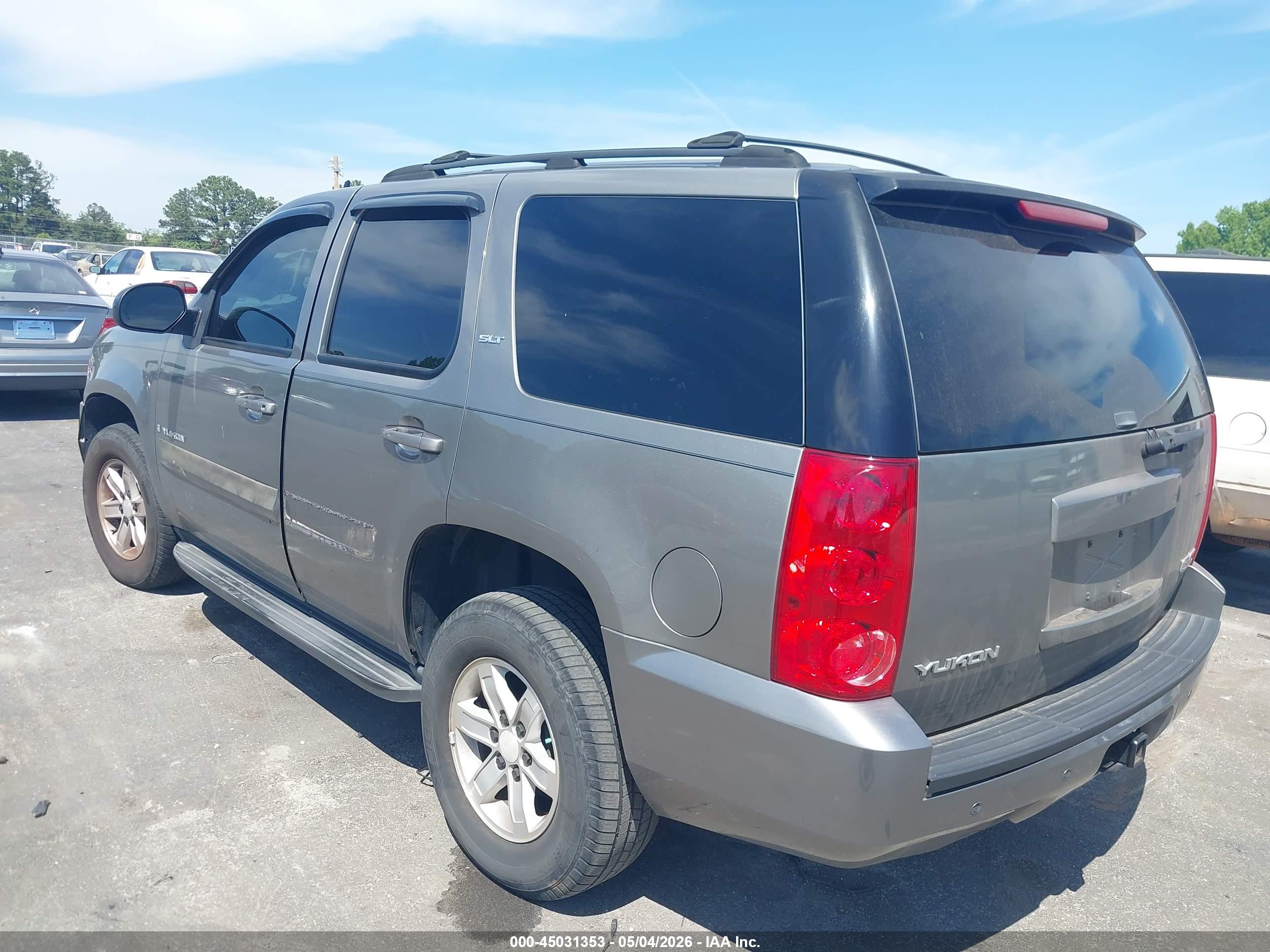 GMC YUKON image 3