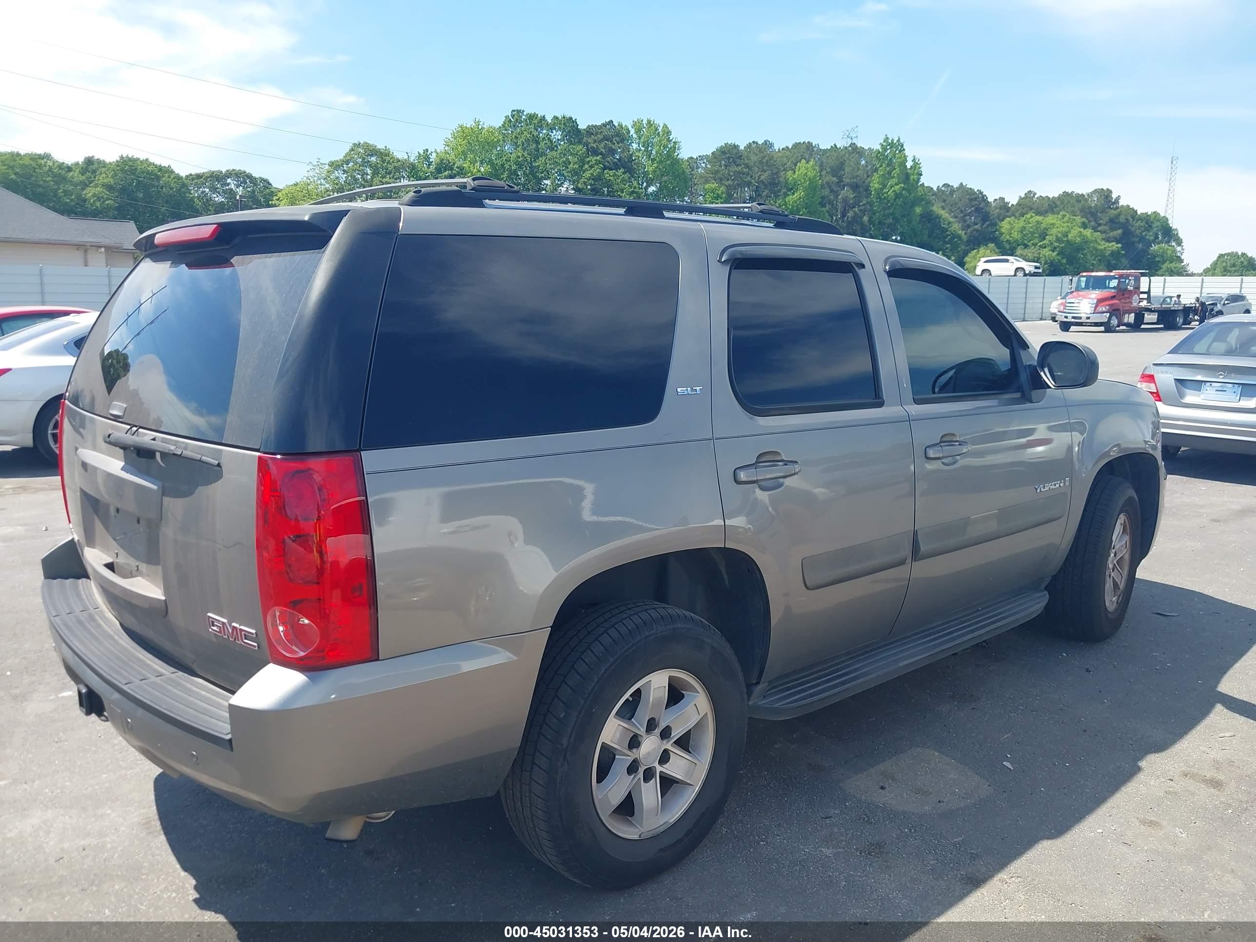 GMC YUKON image 4
