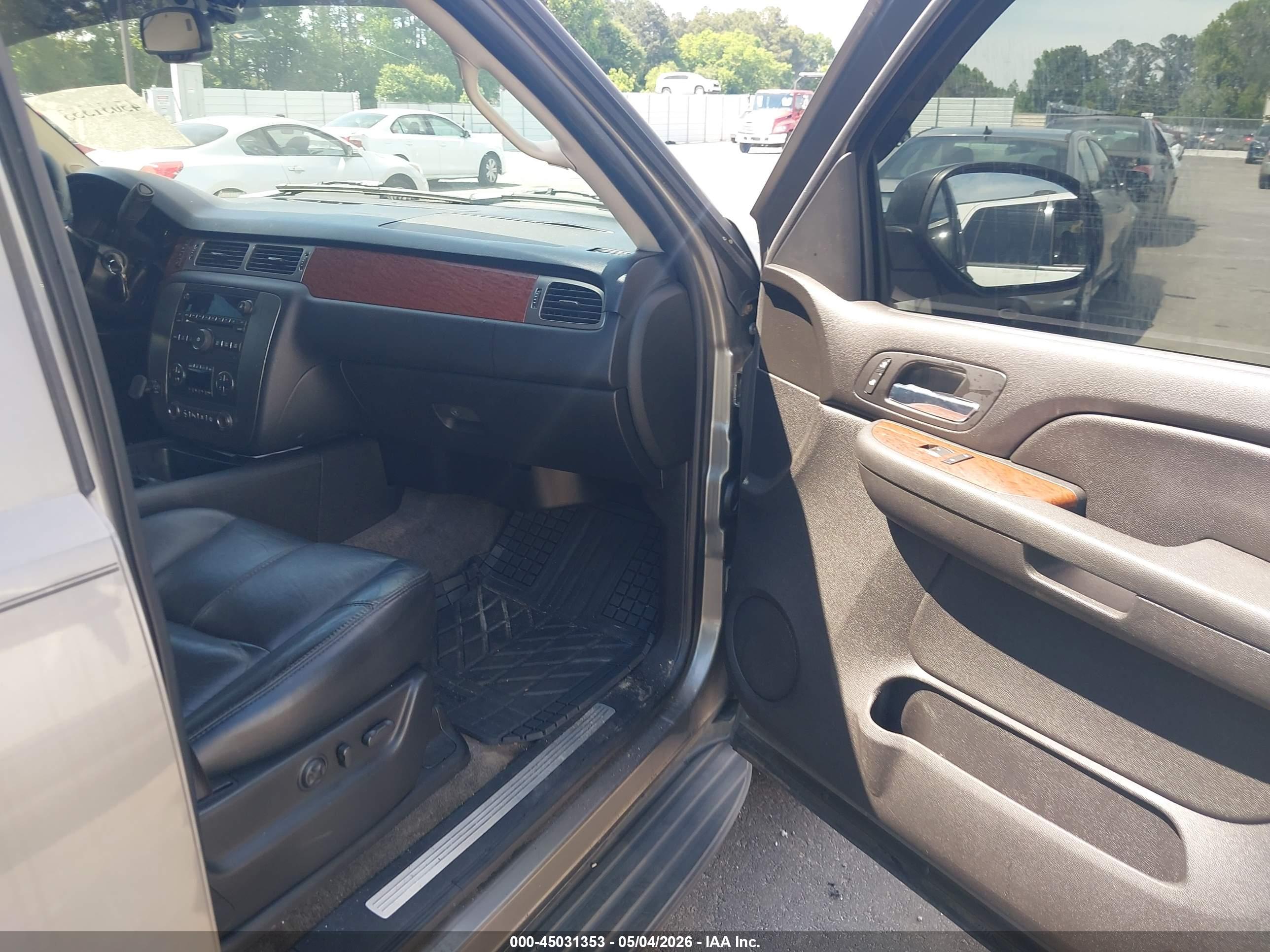 GMC YUKON image 5
