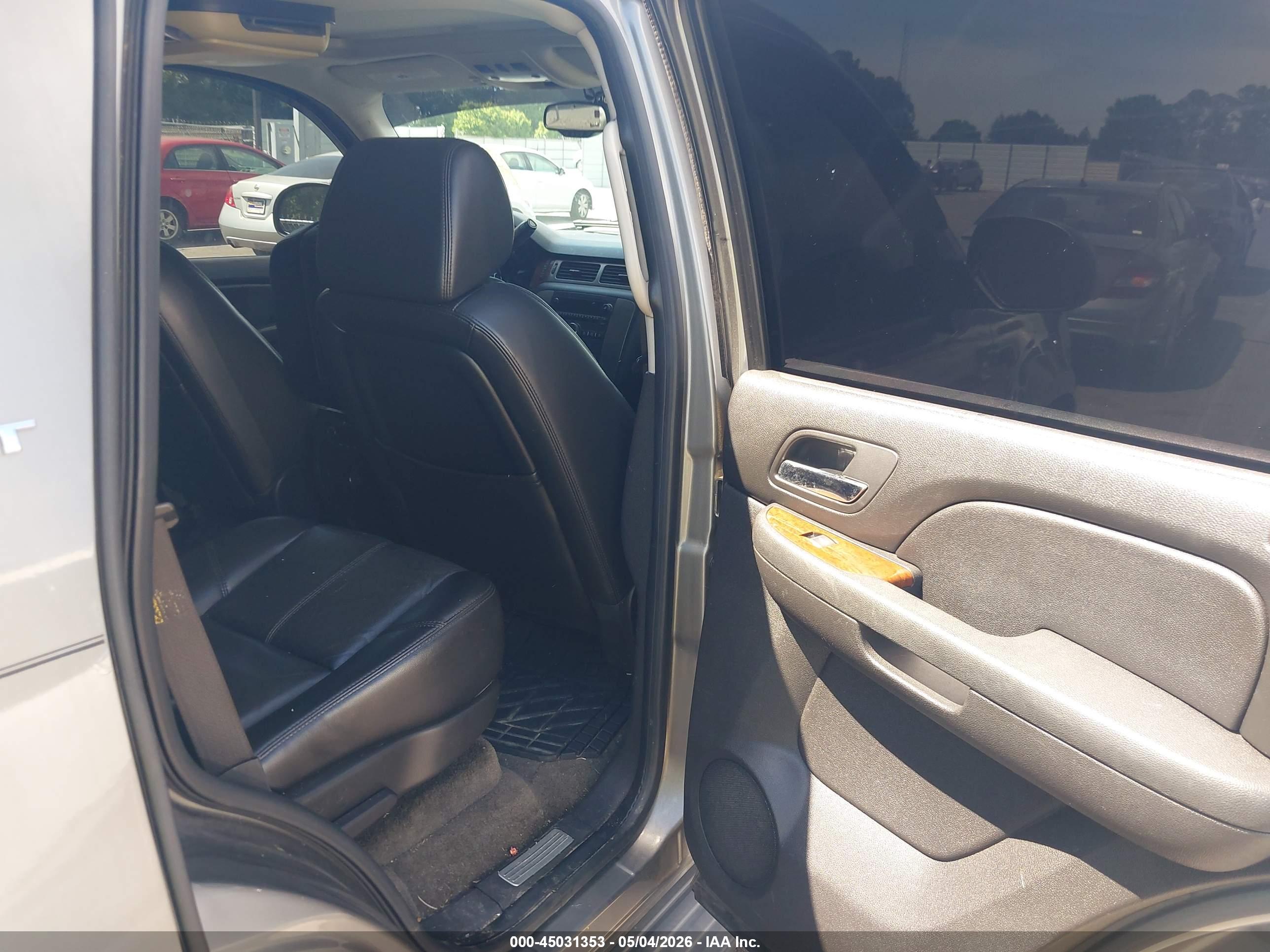 GMC YUKON image 8