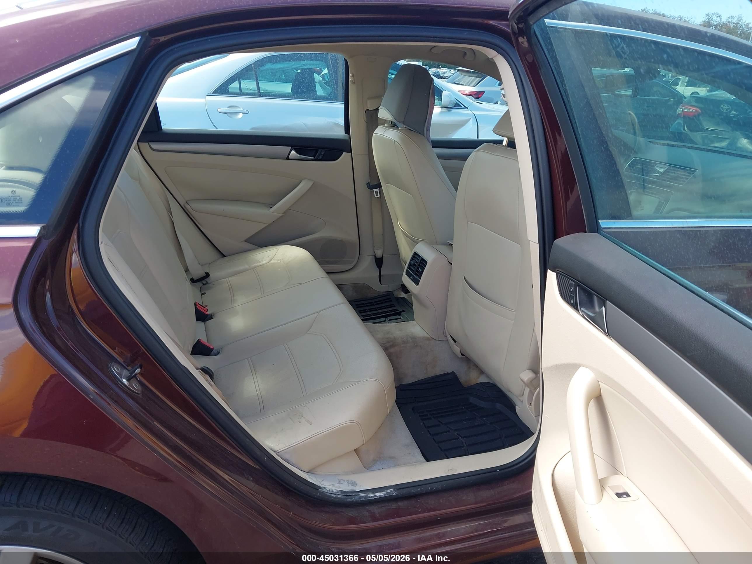 VOLKSWAGEN PASSAT image 8
