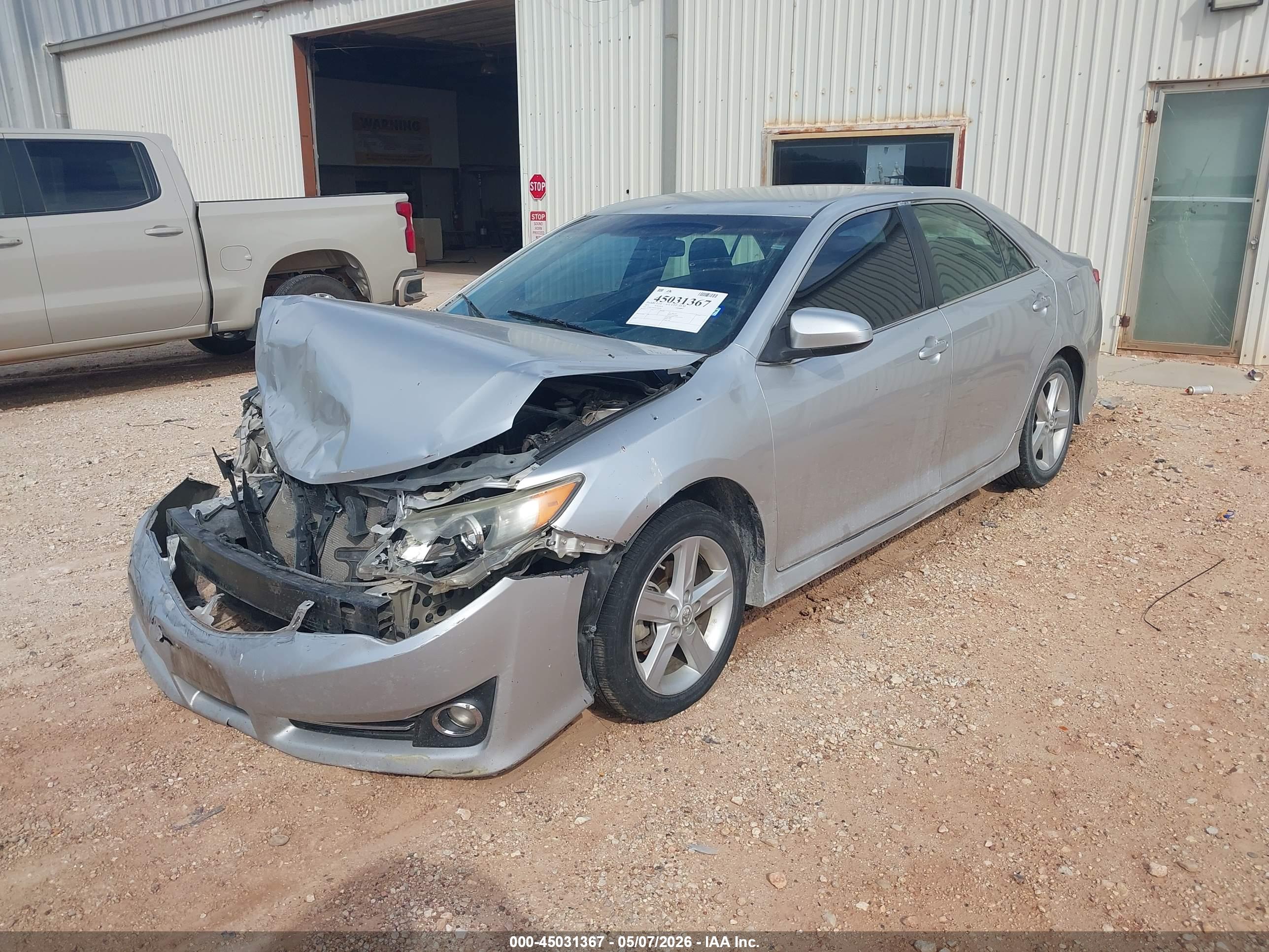 TOYOTA CAMRY image 2