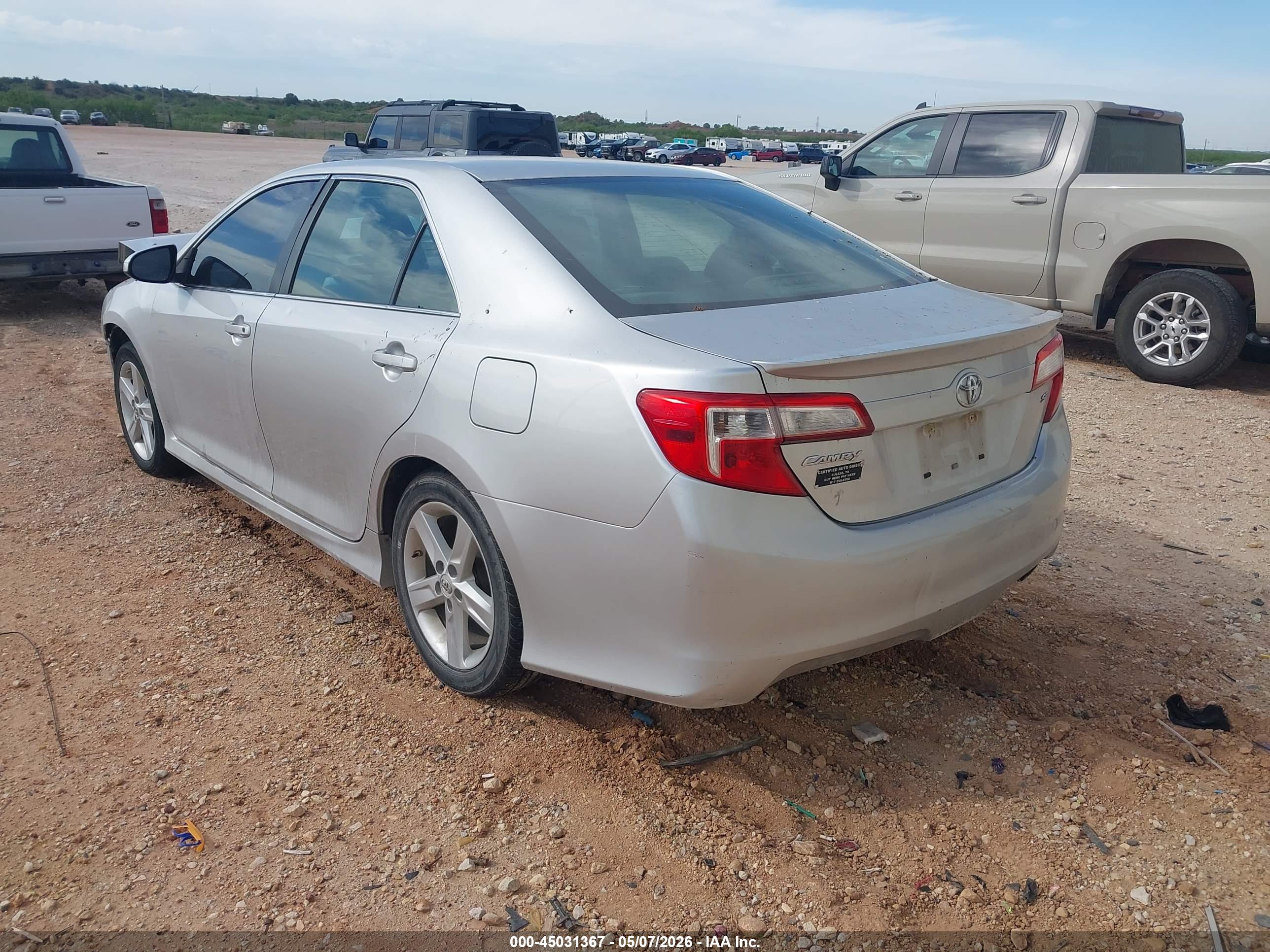 TOYOTA CAMRY image 3