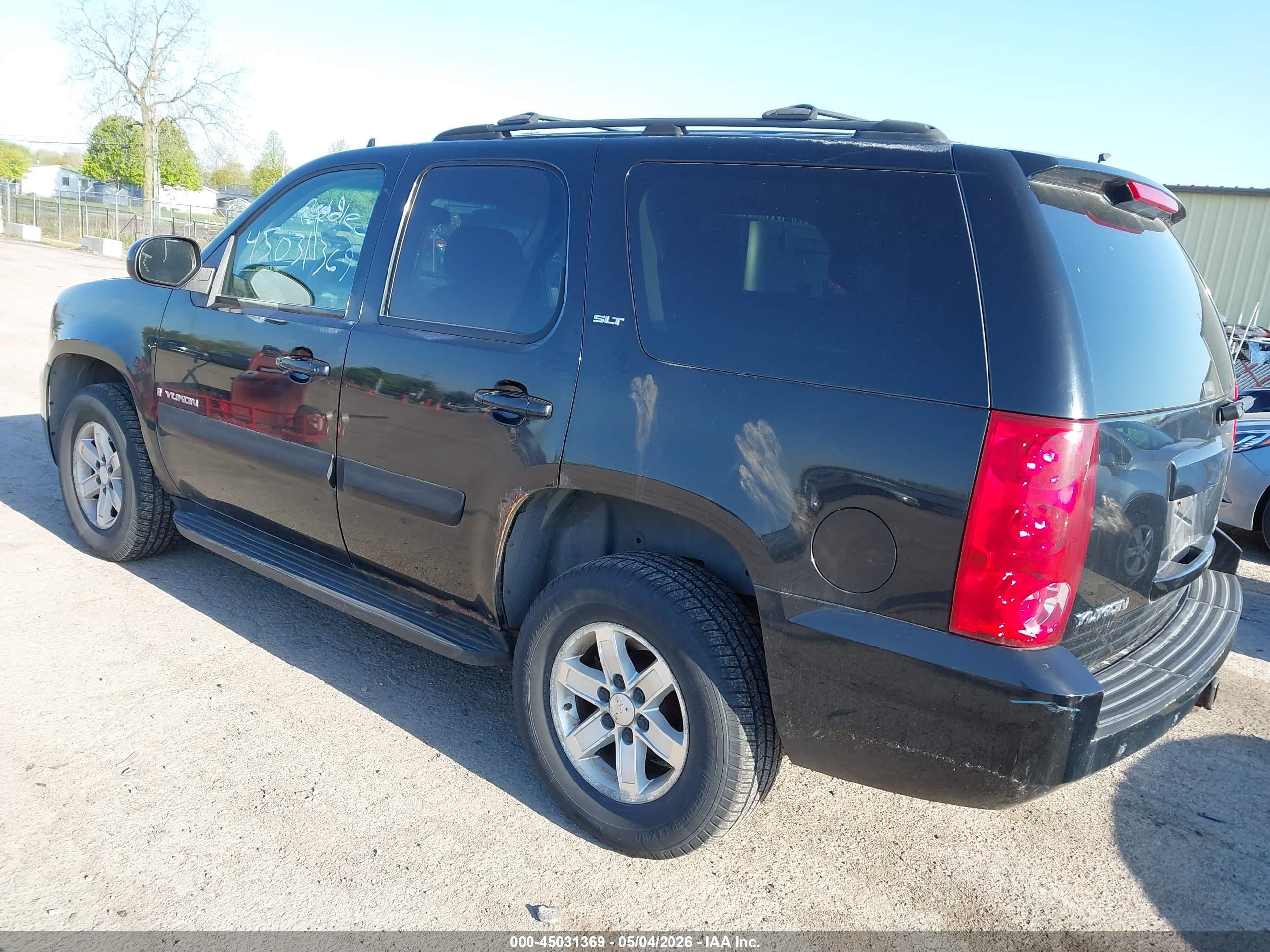 GMC YUKON image 3