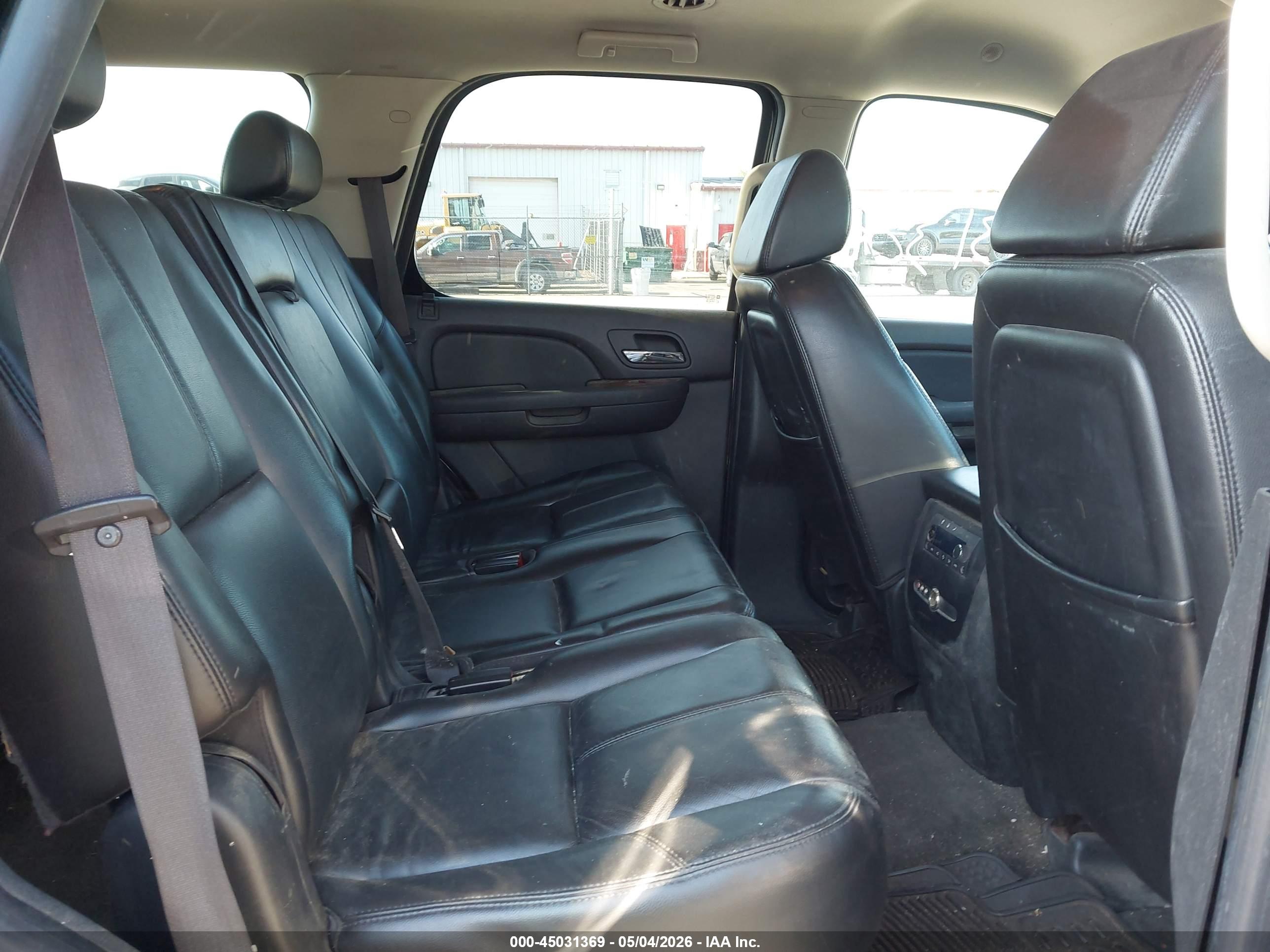 GMC YUKON image 8