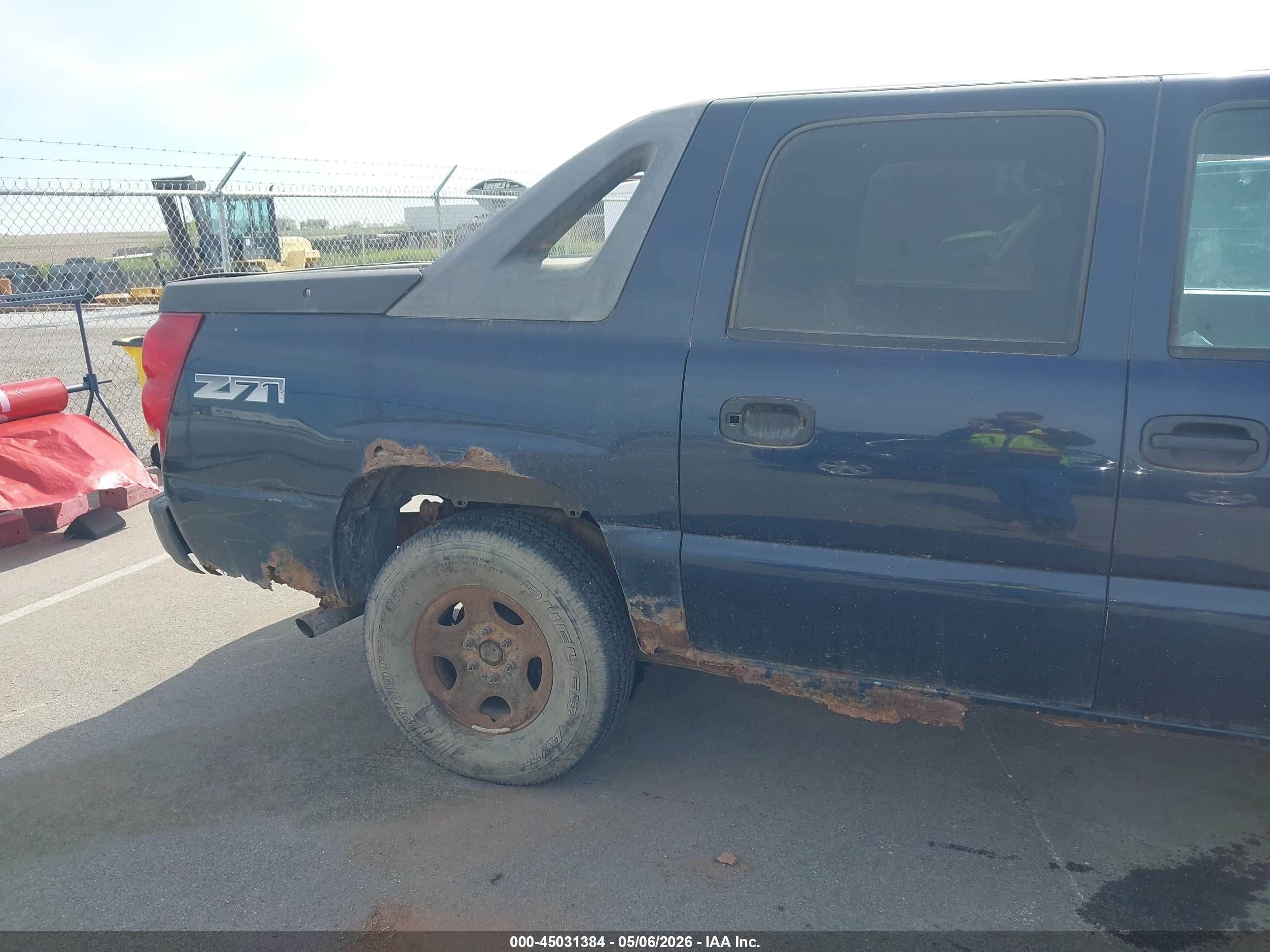 CHEVROLET AVALANCHE image 6