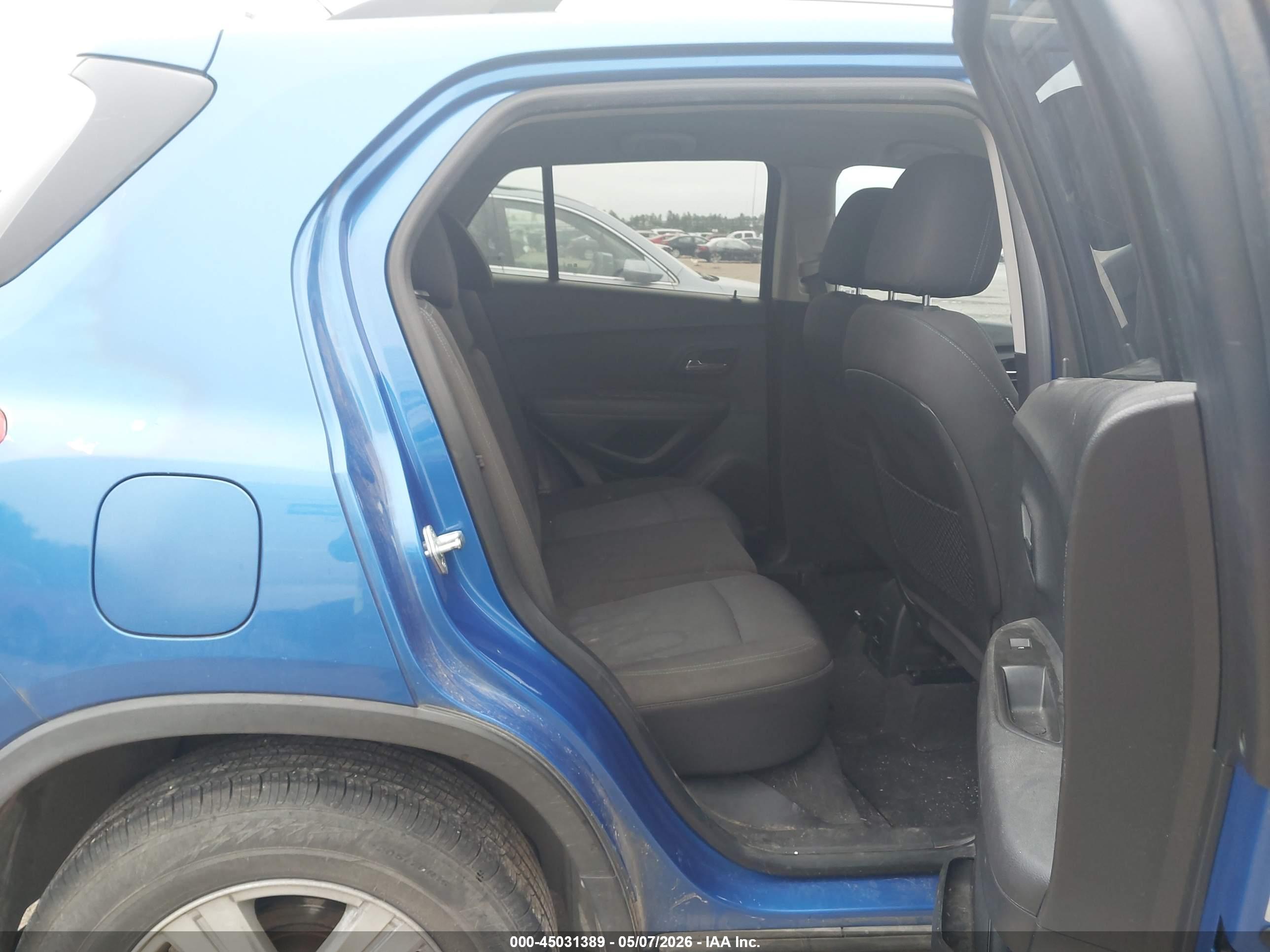 CHEVROLET TRAX image 8