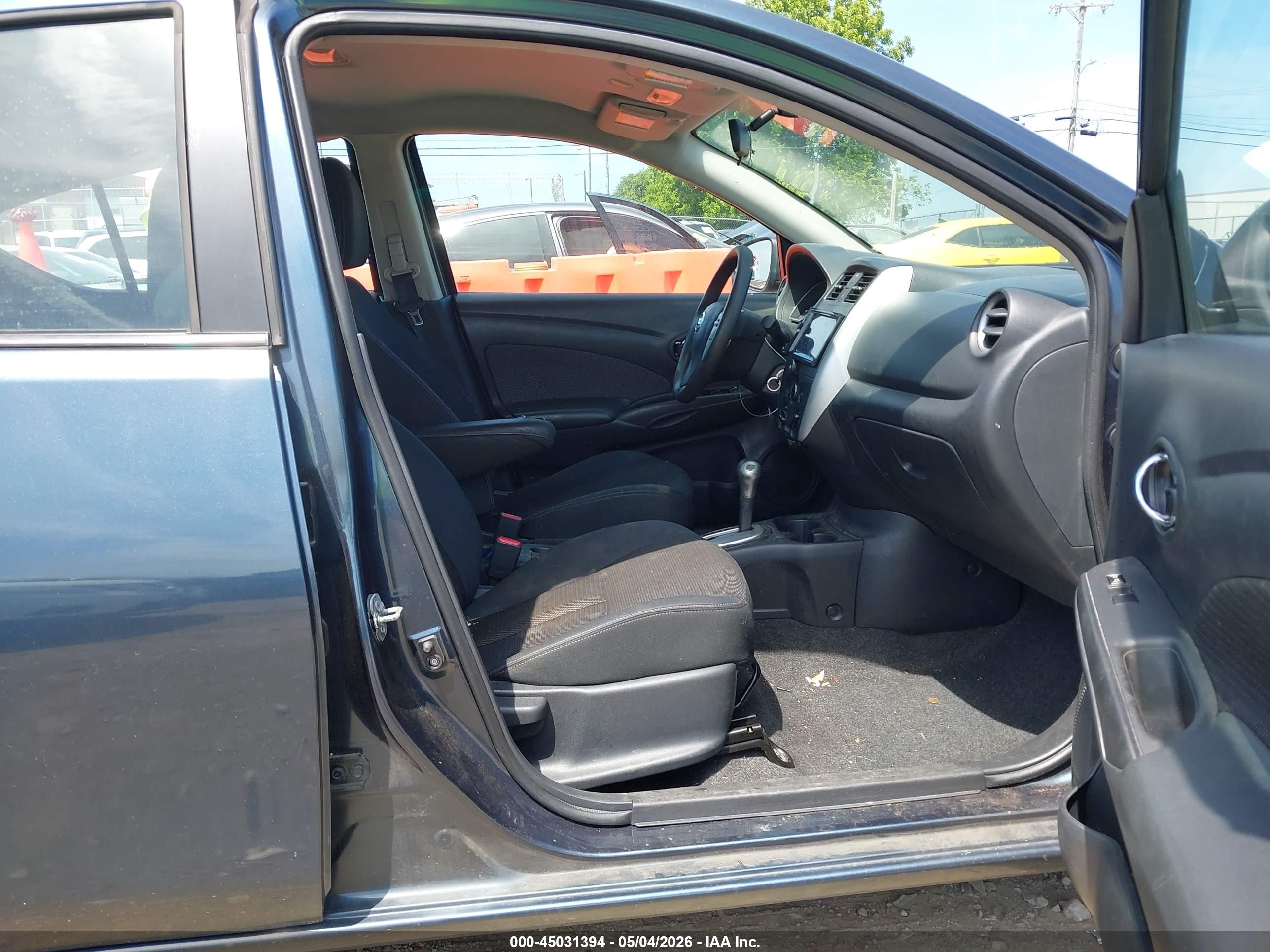 NISSAN VERSA image 5