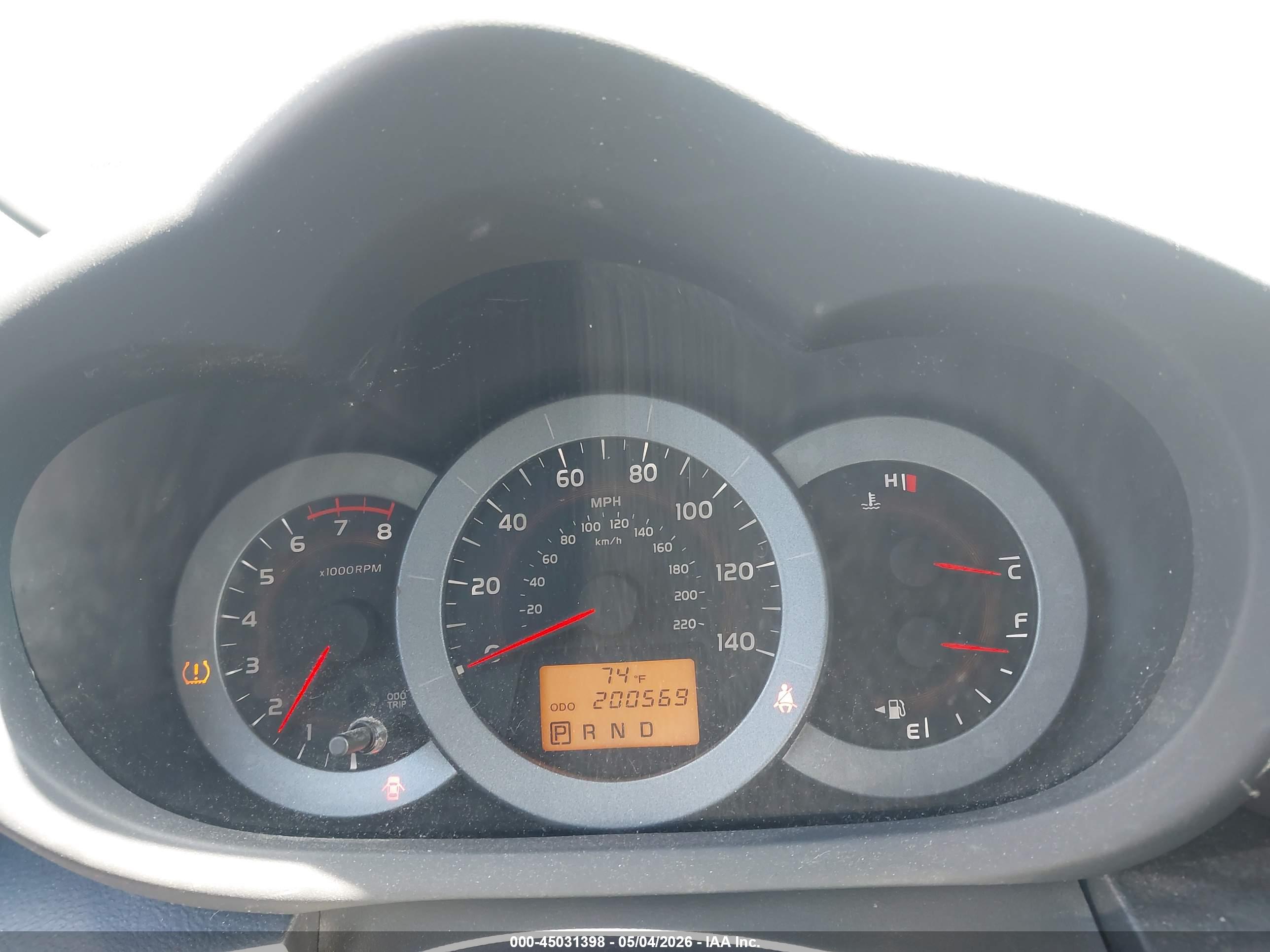 TOYOTA RAV4 image 7