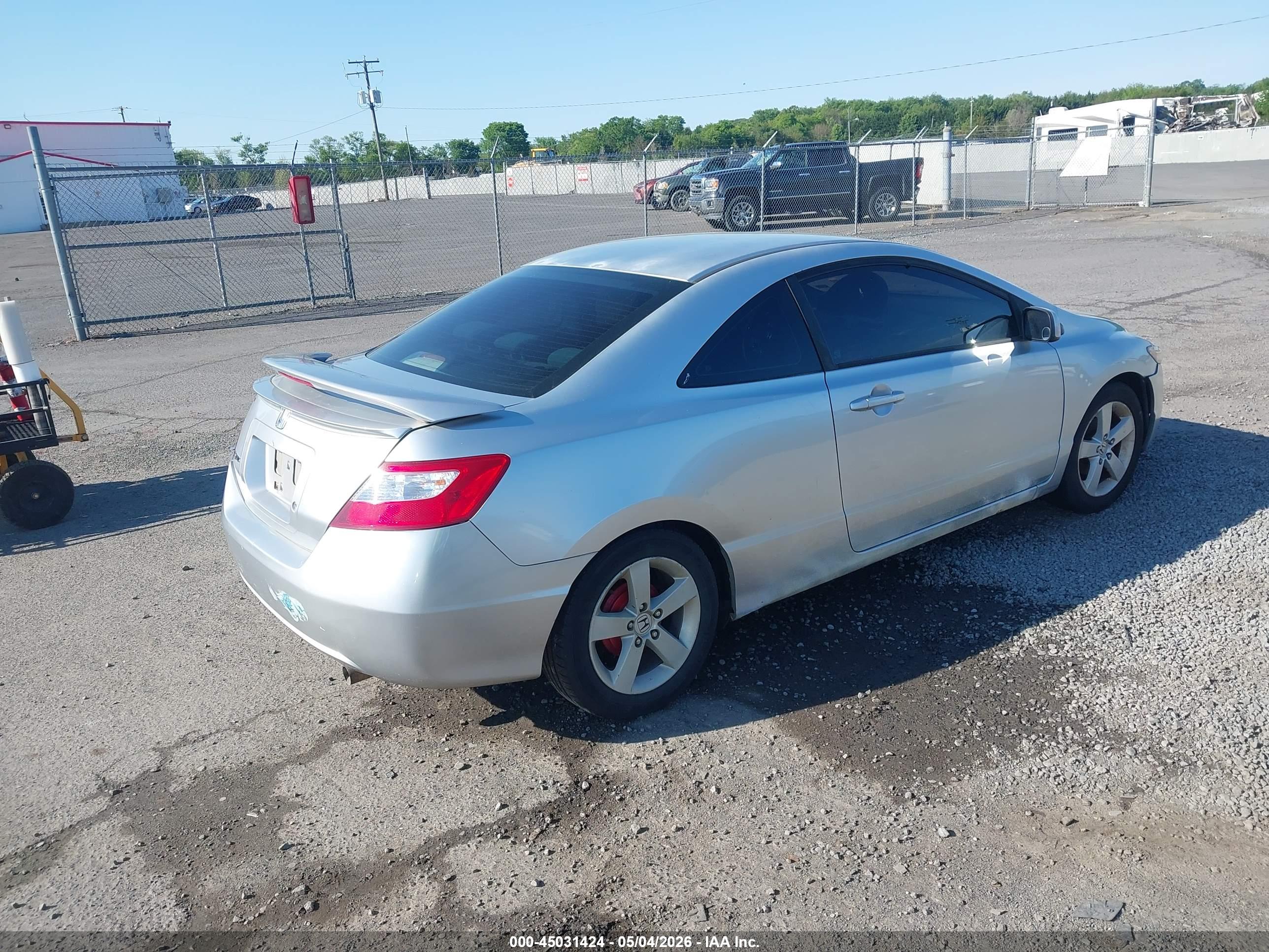 HONDA CIVIC image 4