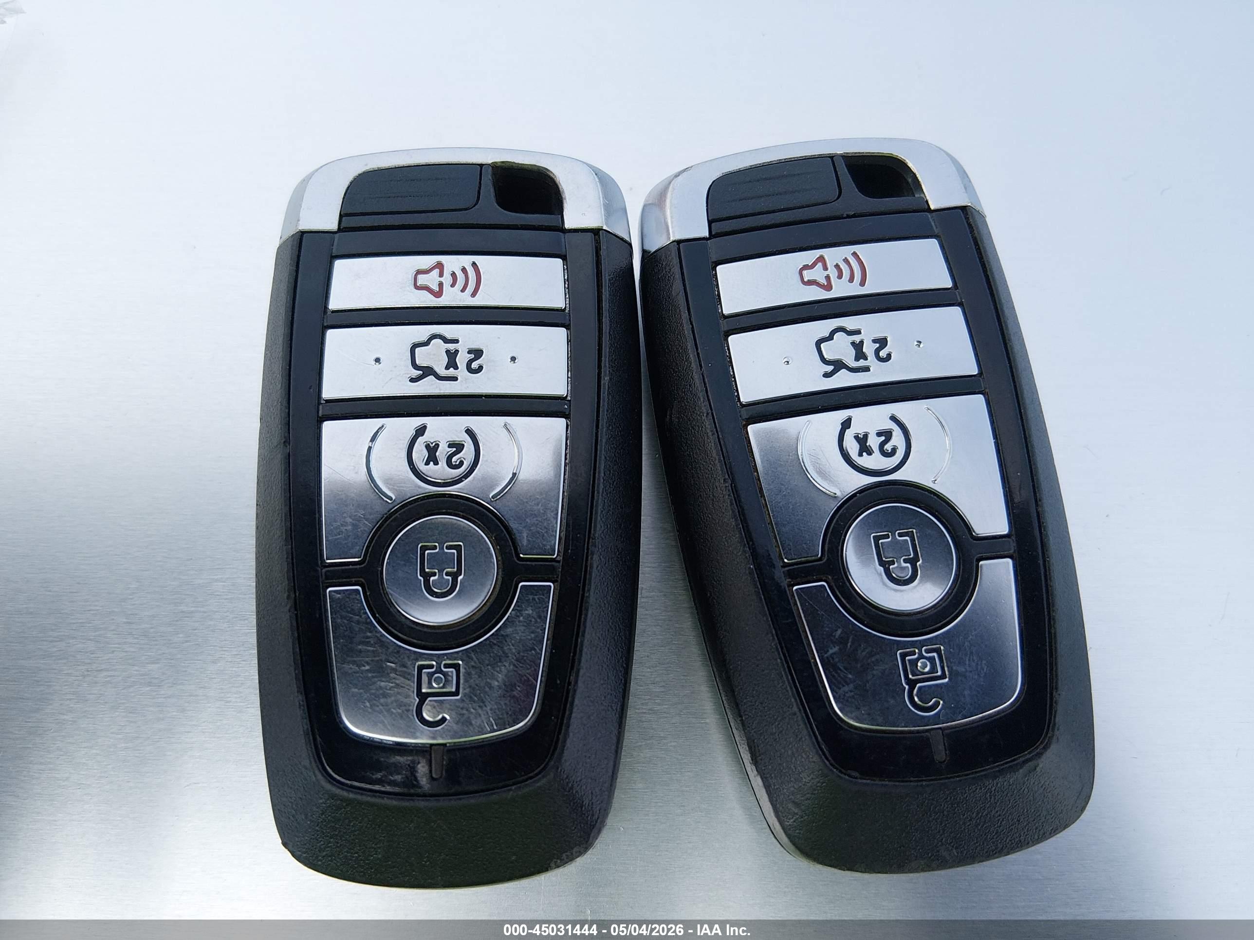 FORD FUSION image 11