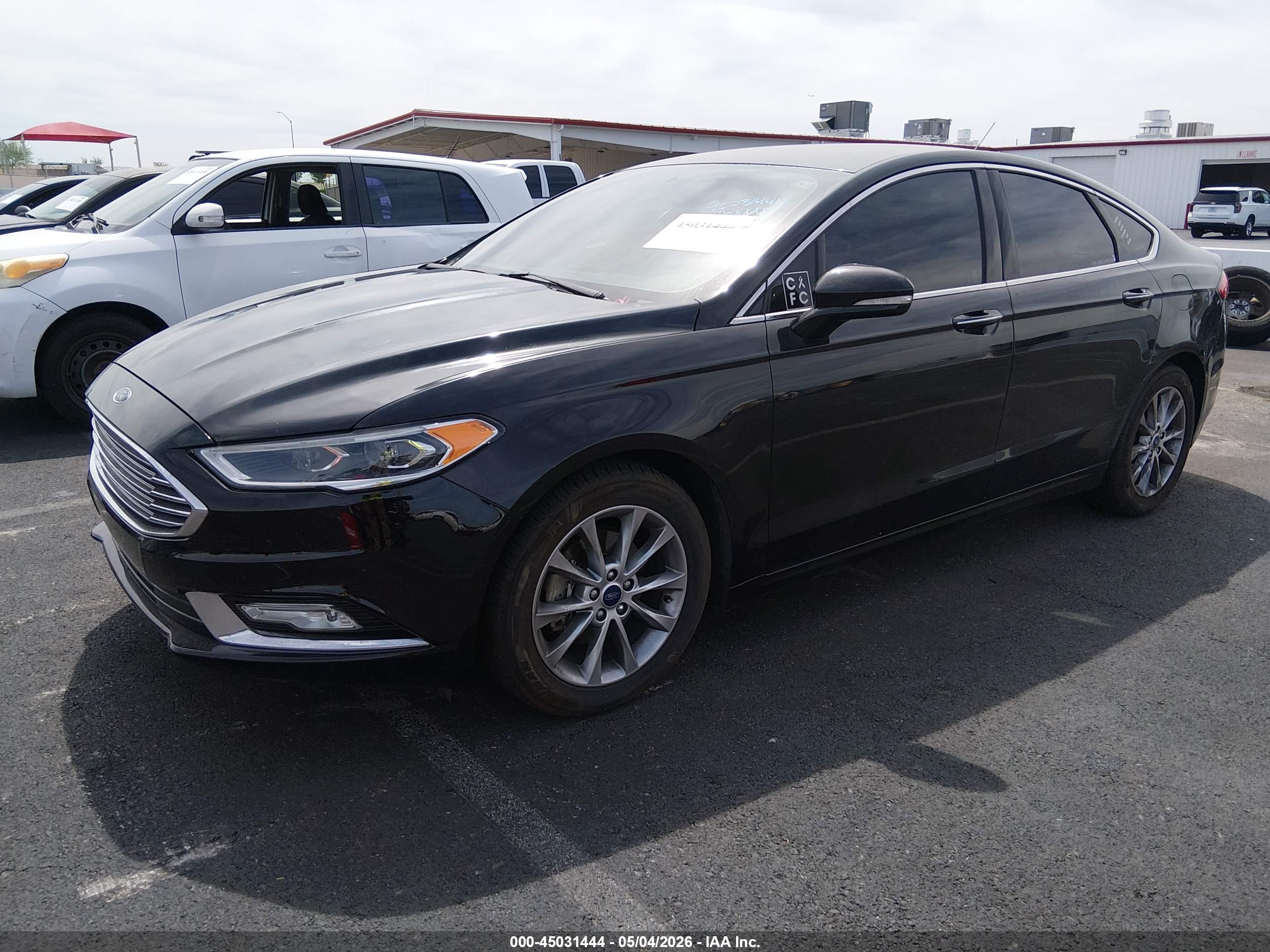 FORD FUSION image 2
