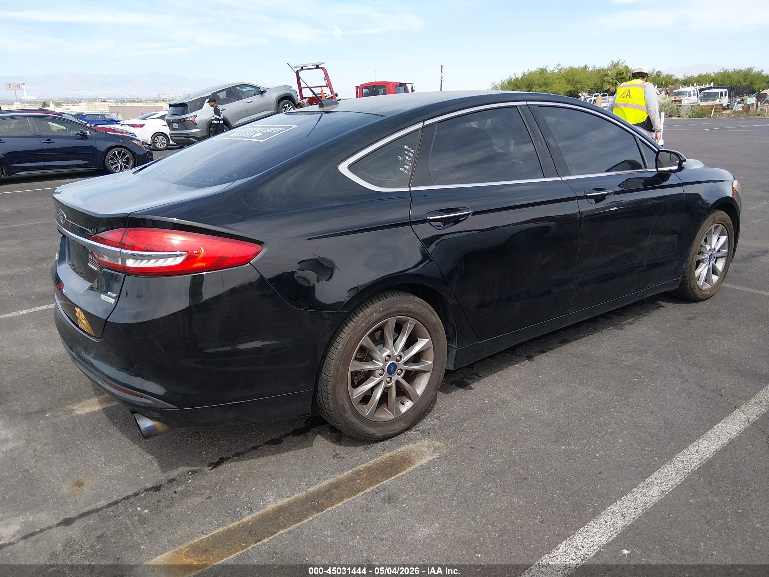 FORD FUSION image 4
