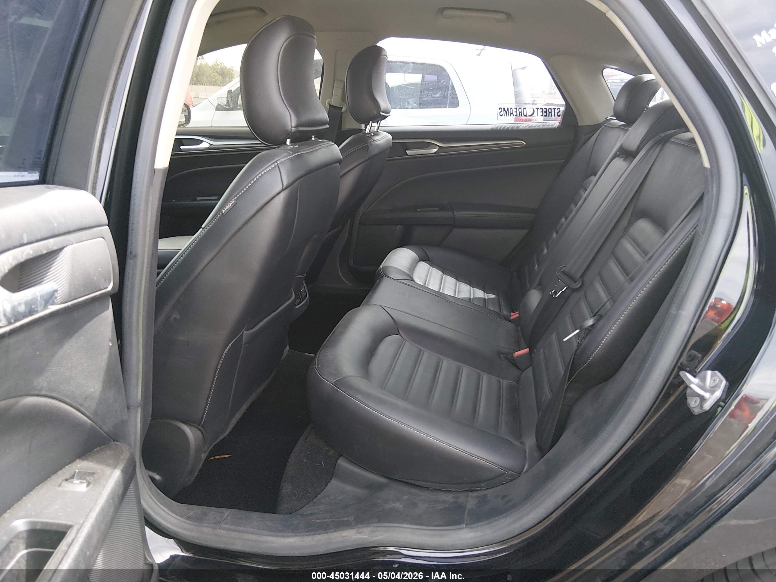 FORD FUSION image 8