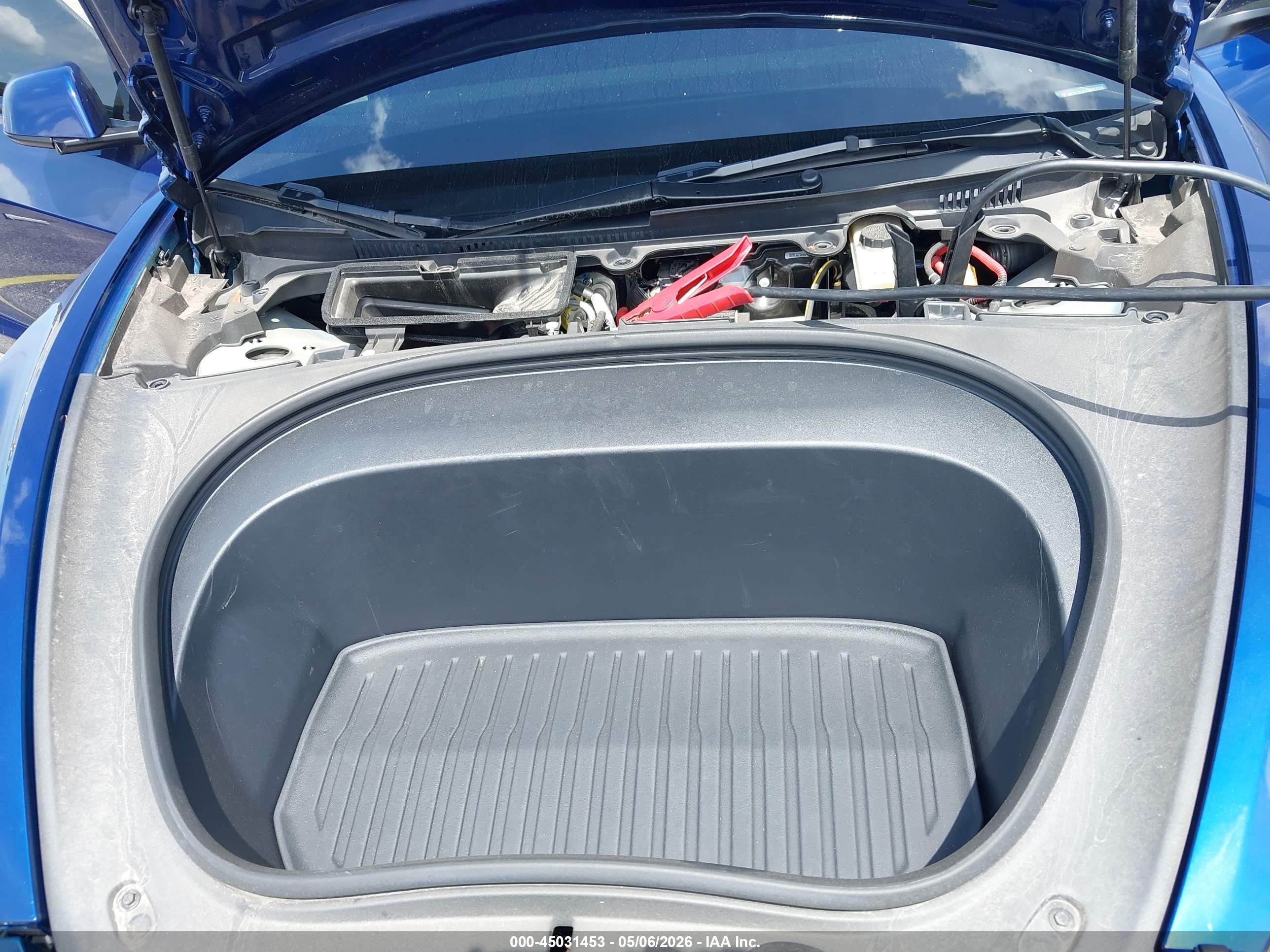 TESLA MODEL image 10