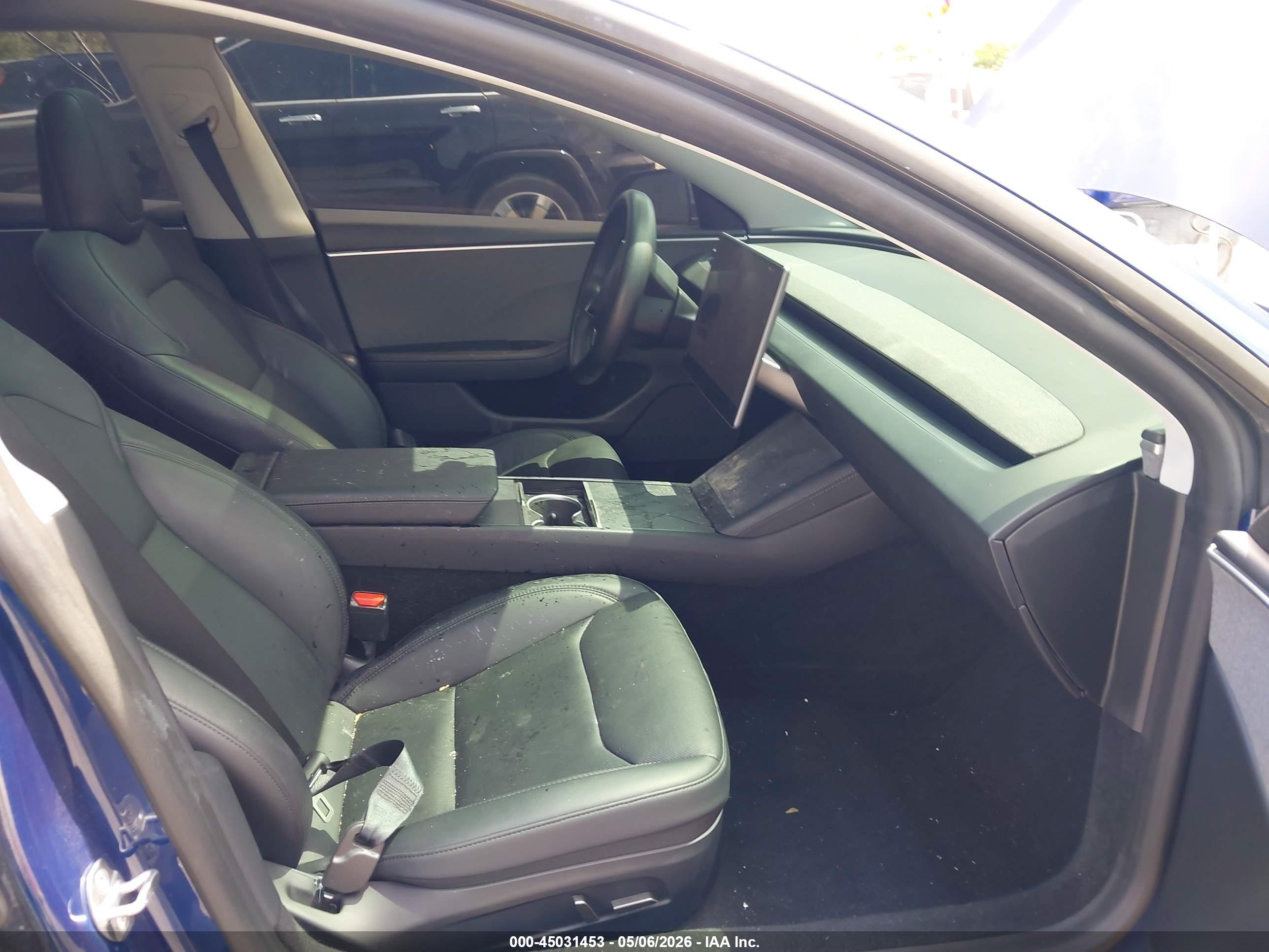 TESLA MODEL image 5