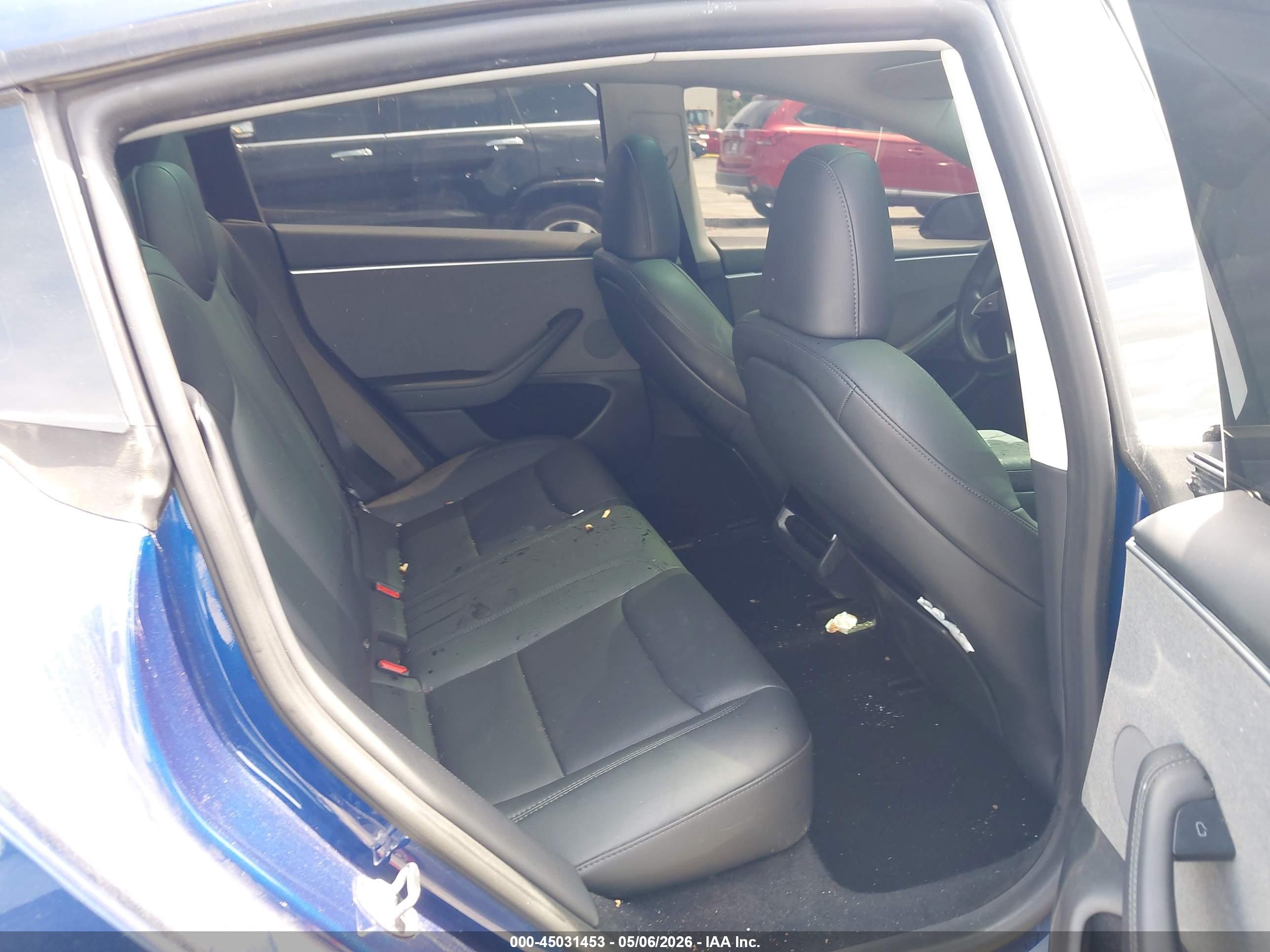 TESLA MODEL image 8