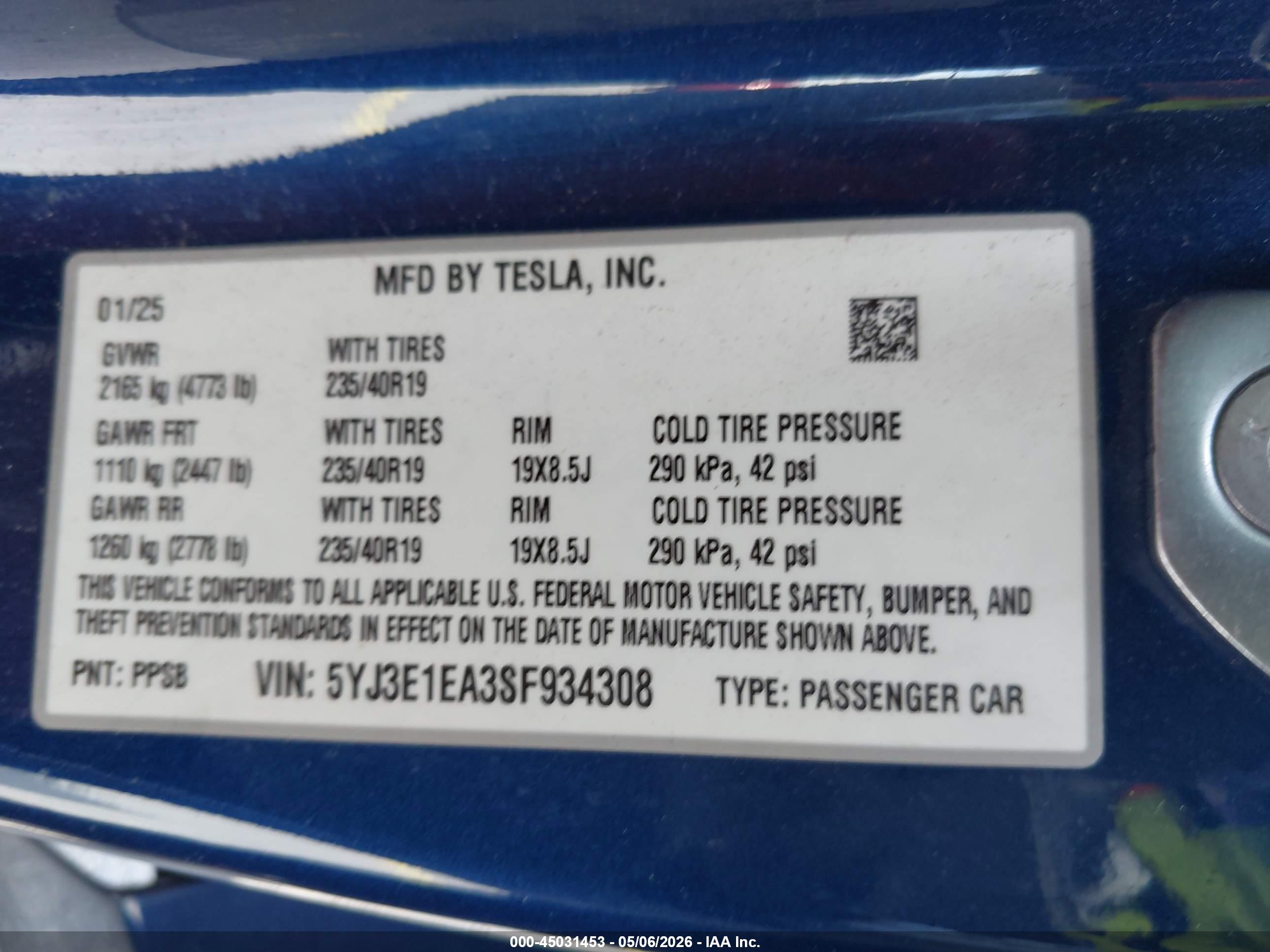 TESLA MODEL image 9