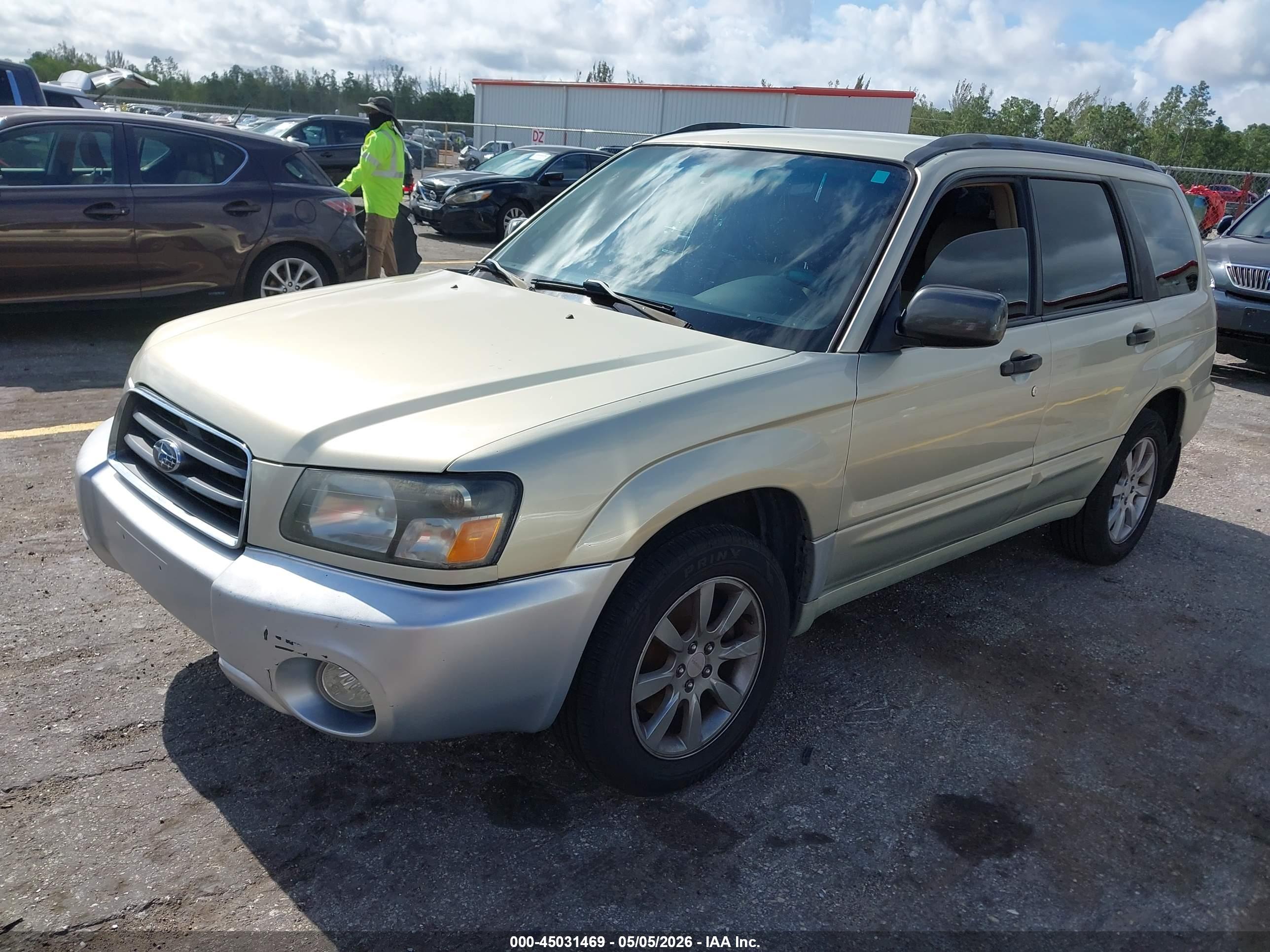SUBARU FORESTER image 2