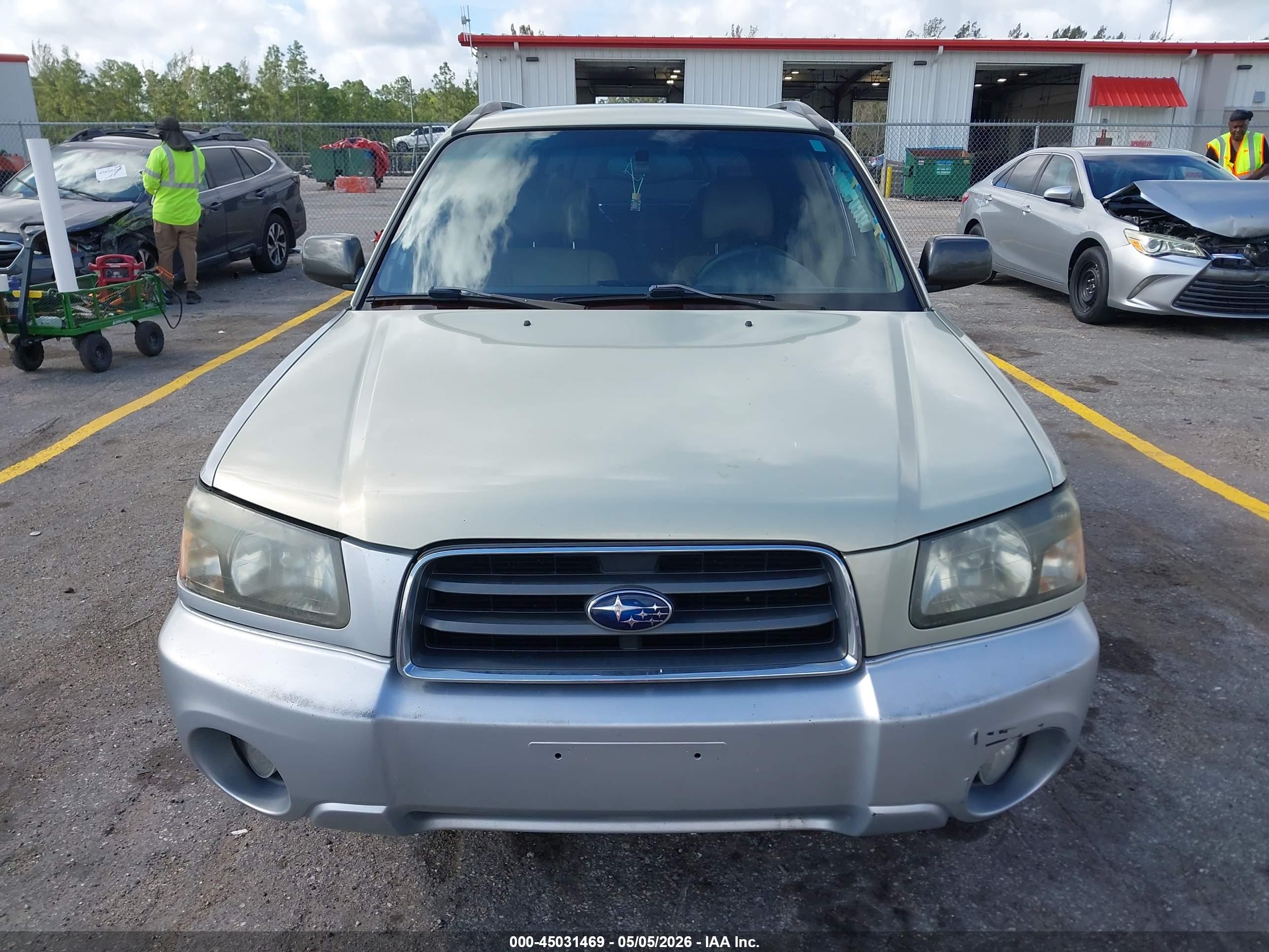 SUBARU FORESTER image 6