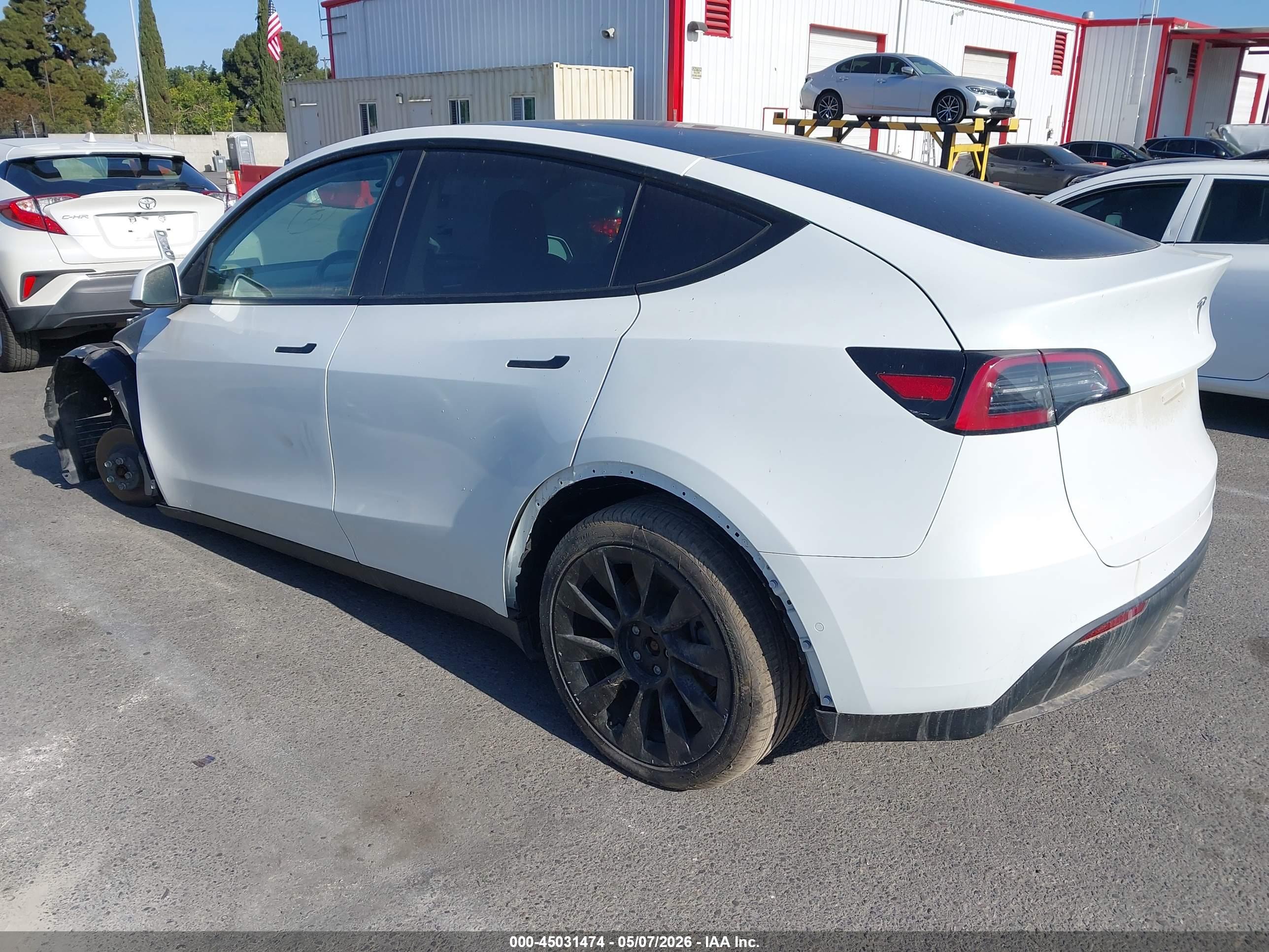 TESLA MODEL image 3