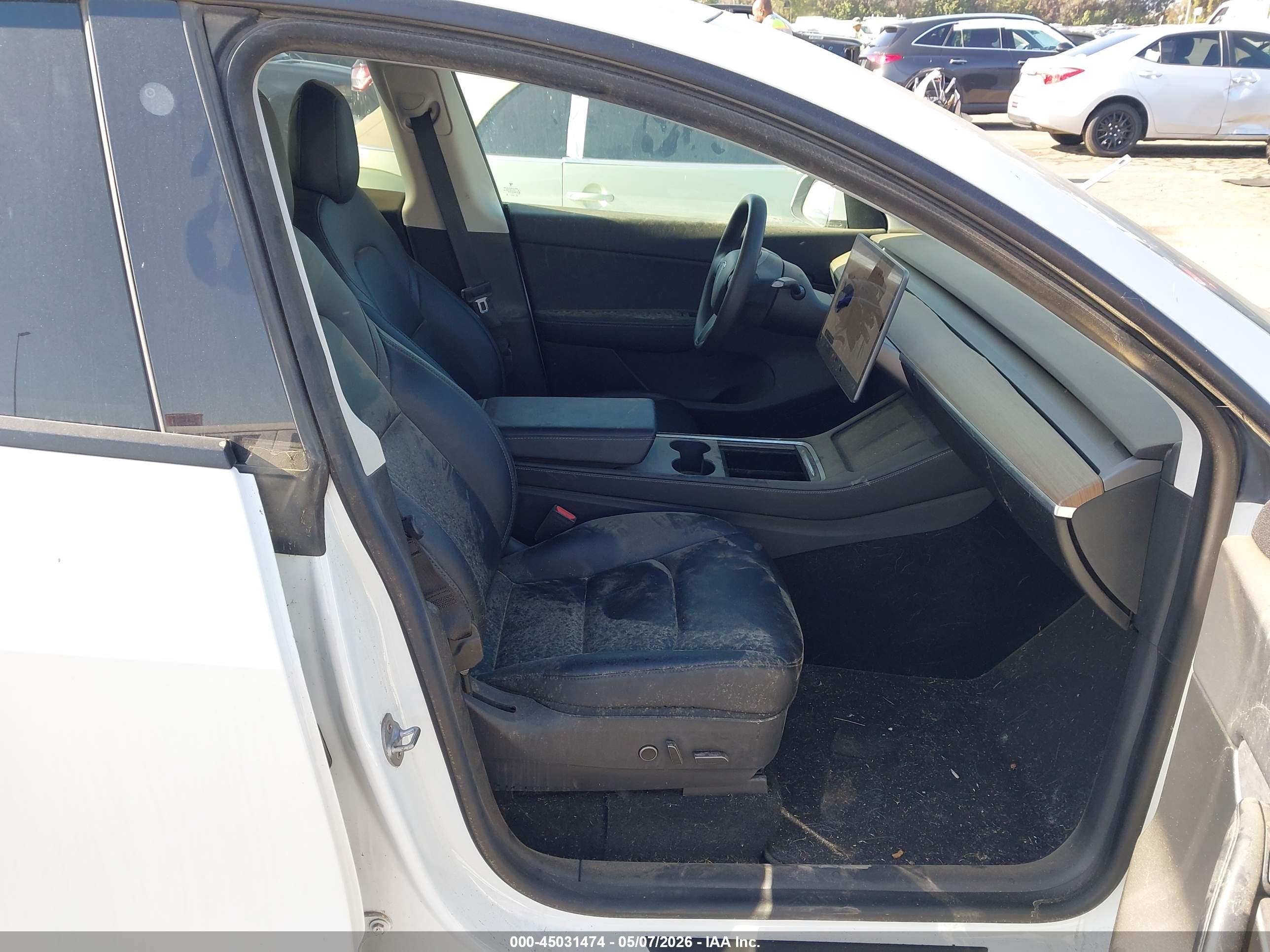 TESLA MODEL image 5