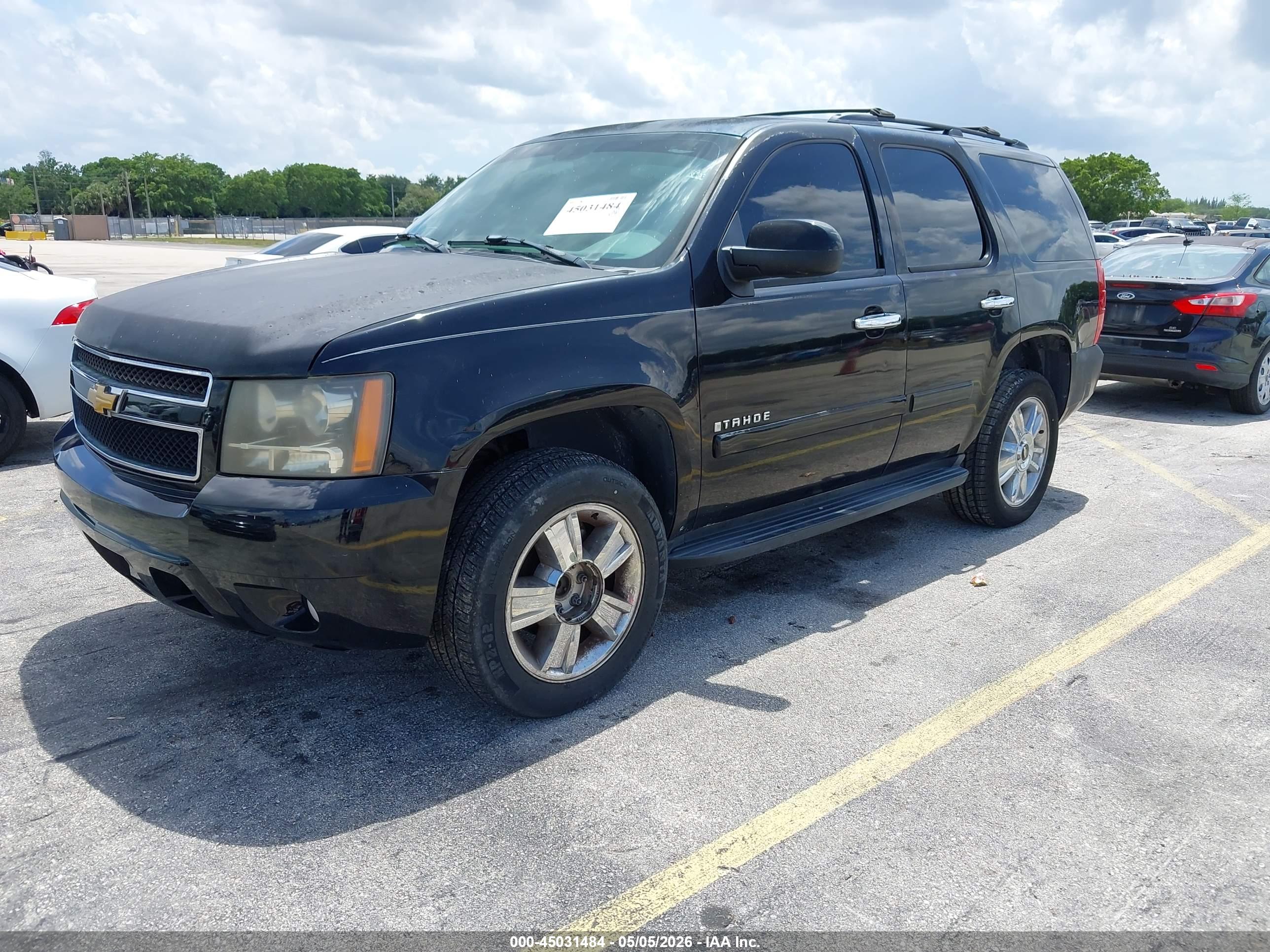 CHEVROLET TAHOE image 2