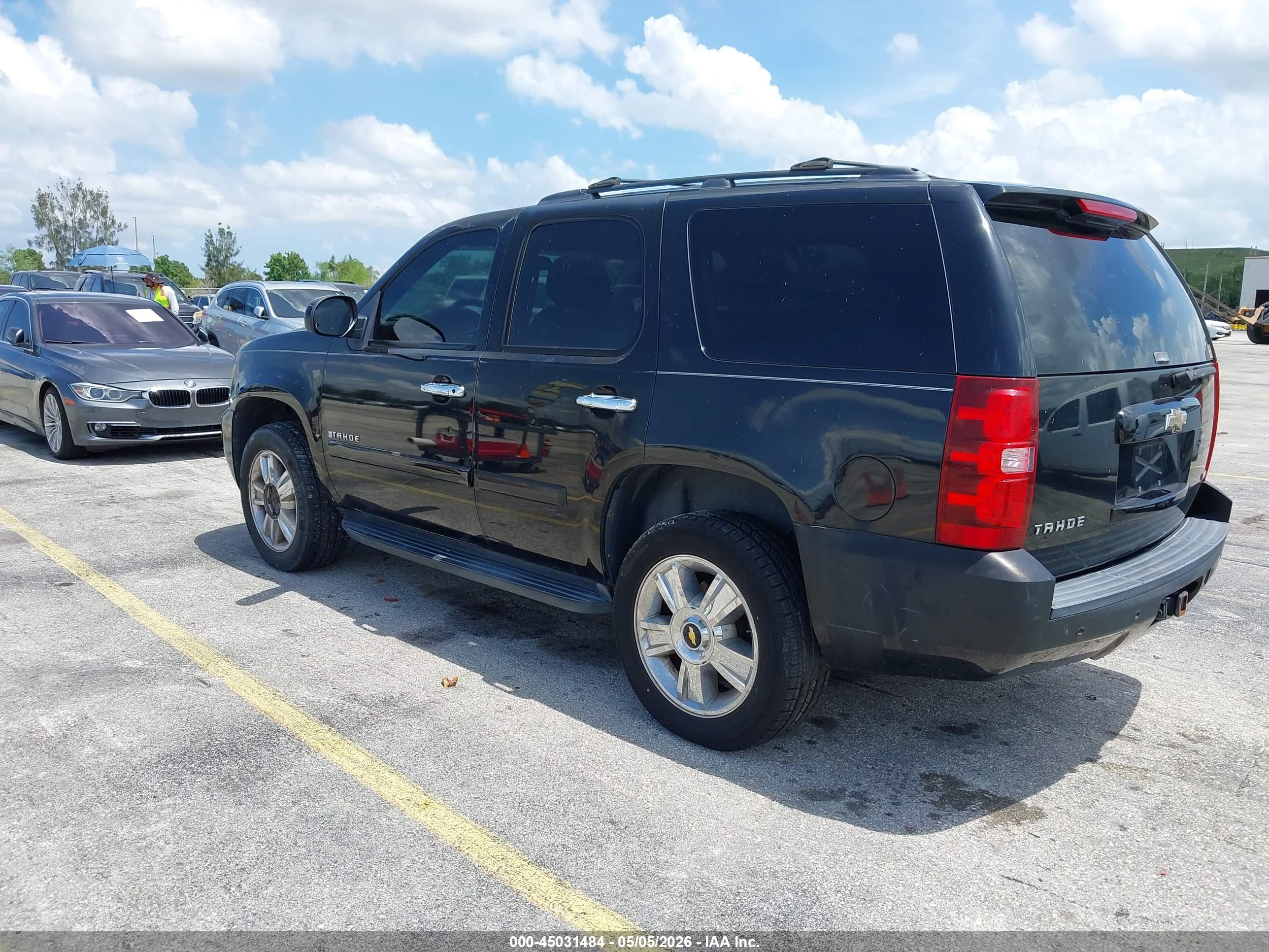 CHEVROLET TAHOE image 3