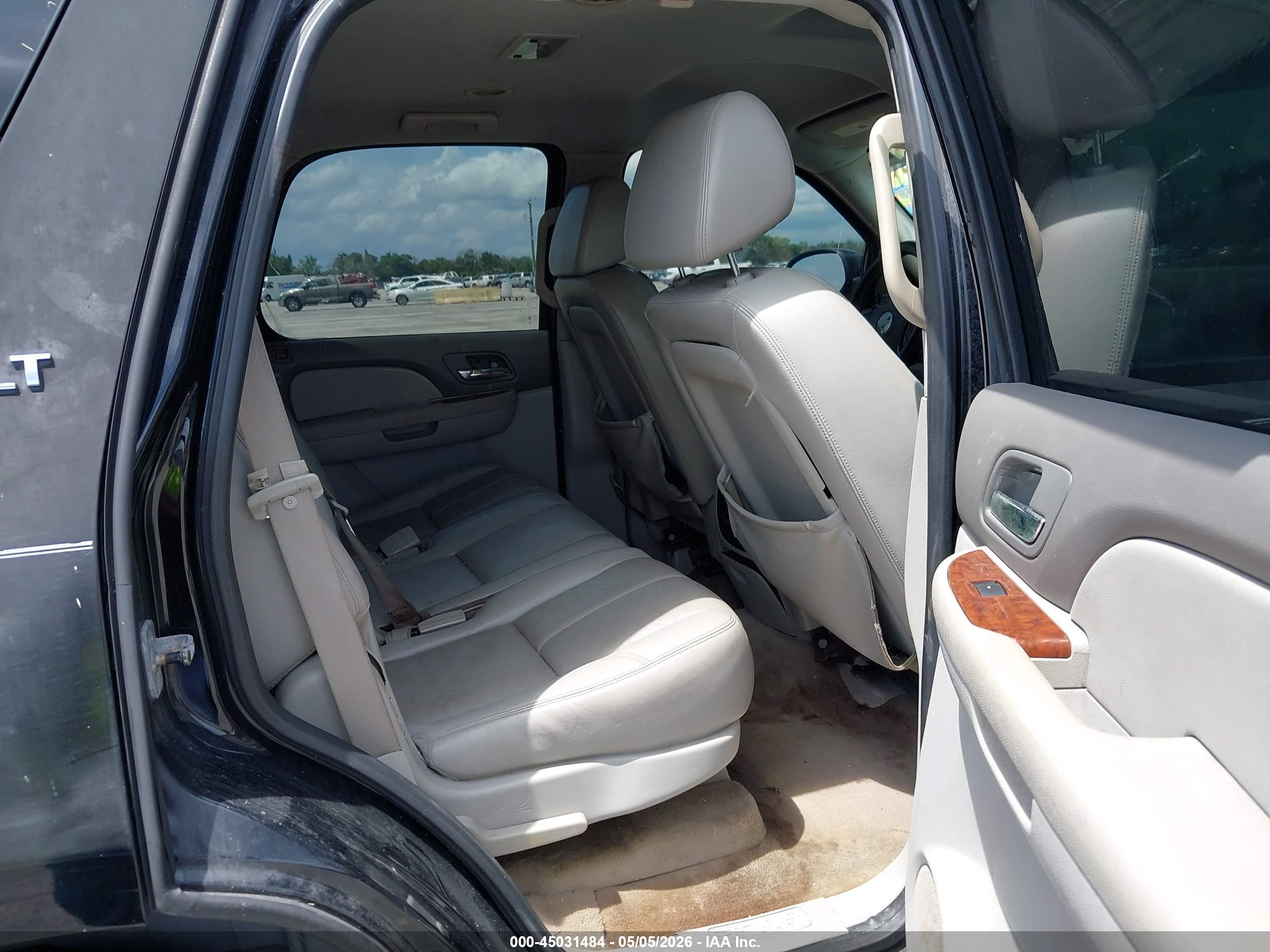CHEVROLET TAHOE image 8
