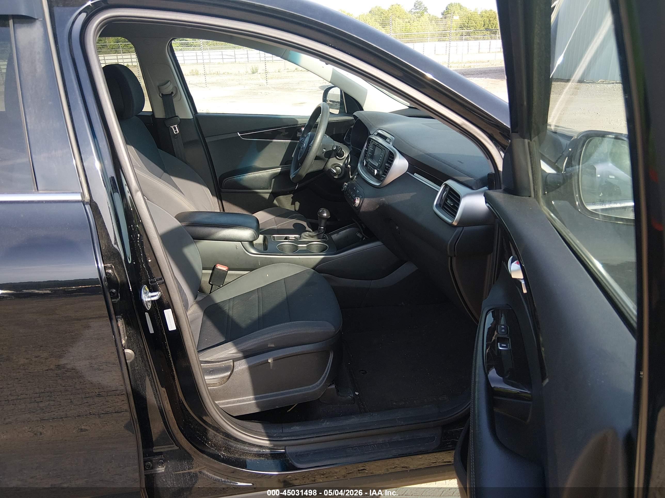 KIA SORENTO image 5